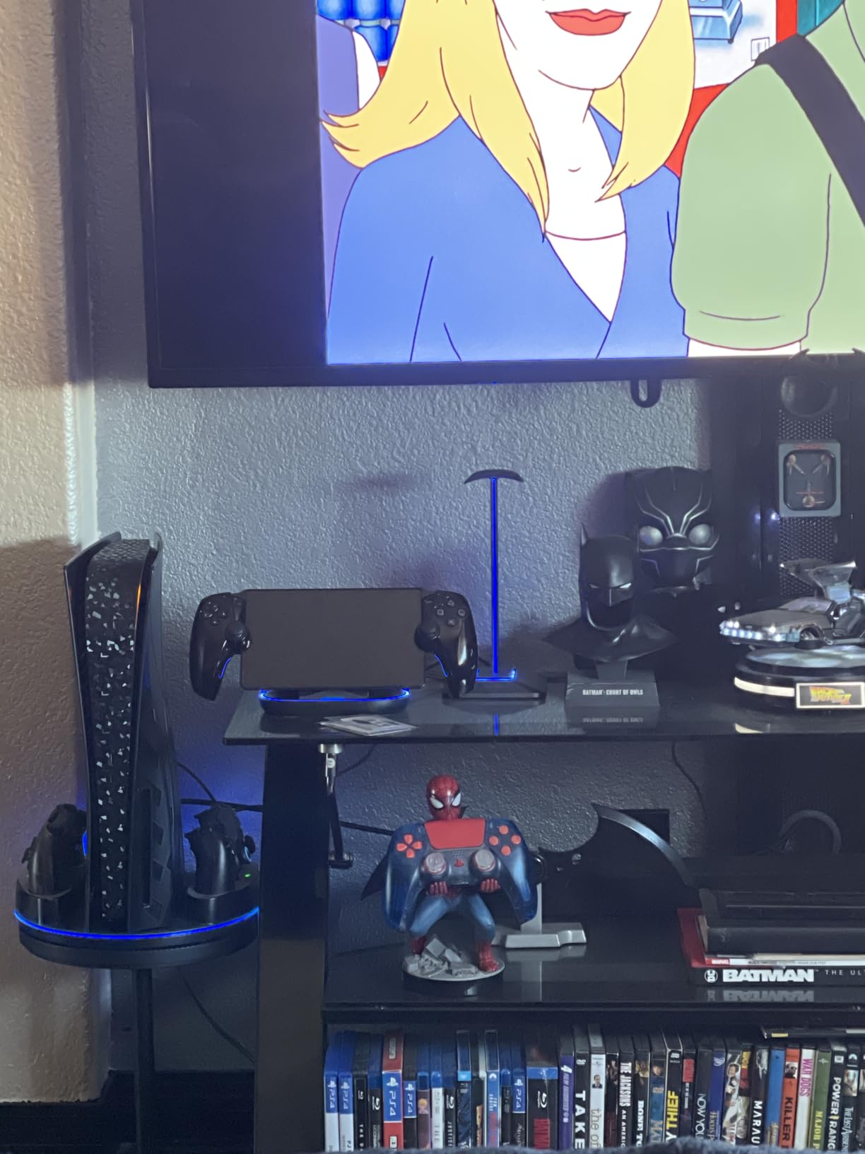 New bee RGB Headphone Stand with 1 USB-C Charging Port and 1 USB Charging Port, Desk Gaming Headset Stand with 7 Light Modes for All Earphone Accessories (Black) customer photo 1