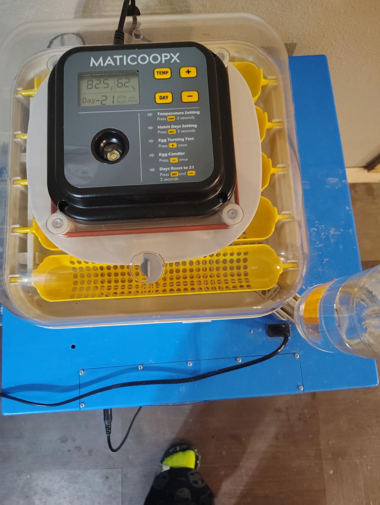 MATICOOPX 30 Egg Incubator with Humidity Display, Egg Candler, Automatic Egg Turner, for Hatching Chickens customer photo 2
