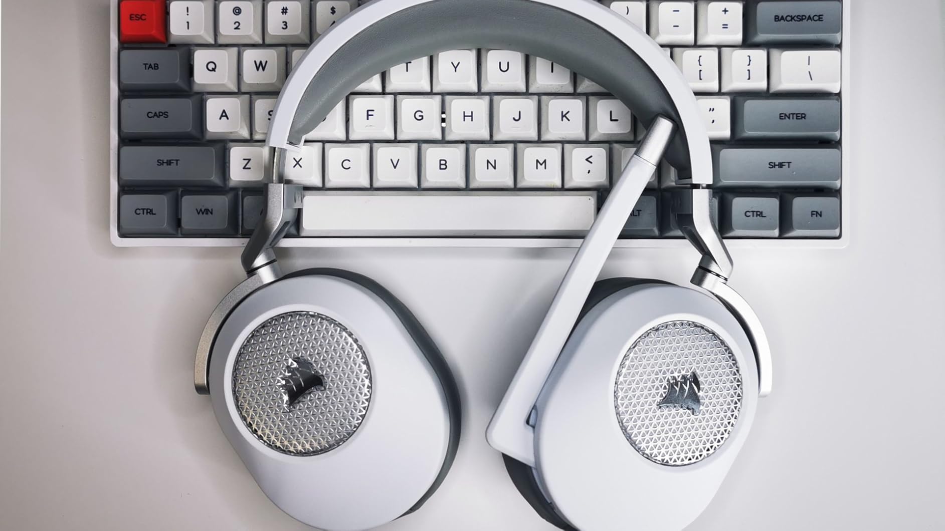 Corsair HS65 Surround Multiplatform Wired Gaming Headset - Dolby Atmos - SonarWorks SoundID - iCUE Compatible - PC, Mac, PS5, PS4, Xbox, Nintendo Switch, Mobile - Carbon customer photo 2