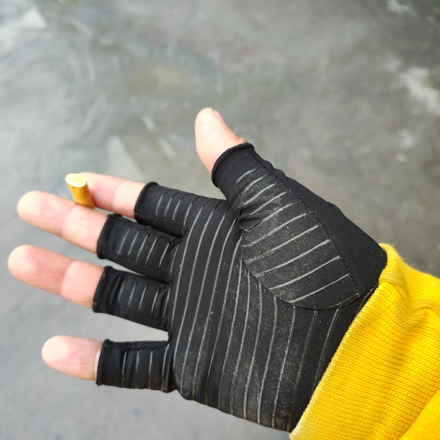 2Pairs Copper Arthritis Compression Gloves for Women Men, Fingerless Compression Gloves for Carpal Tunnel, Hand Pain, RSI, Driving, Typing, Copper Gloves Support Hands and Wrist for Work customer photo 1