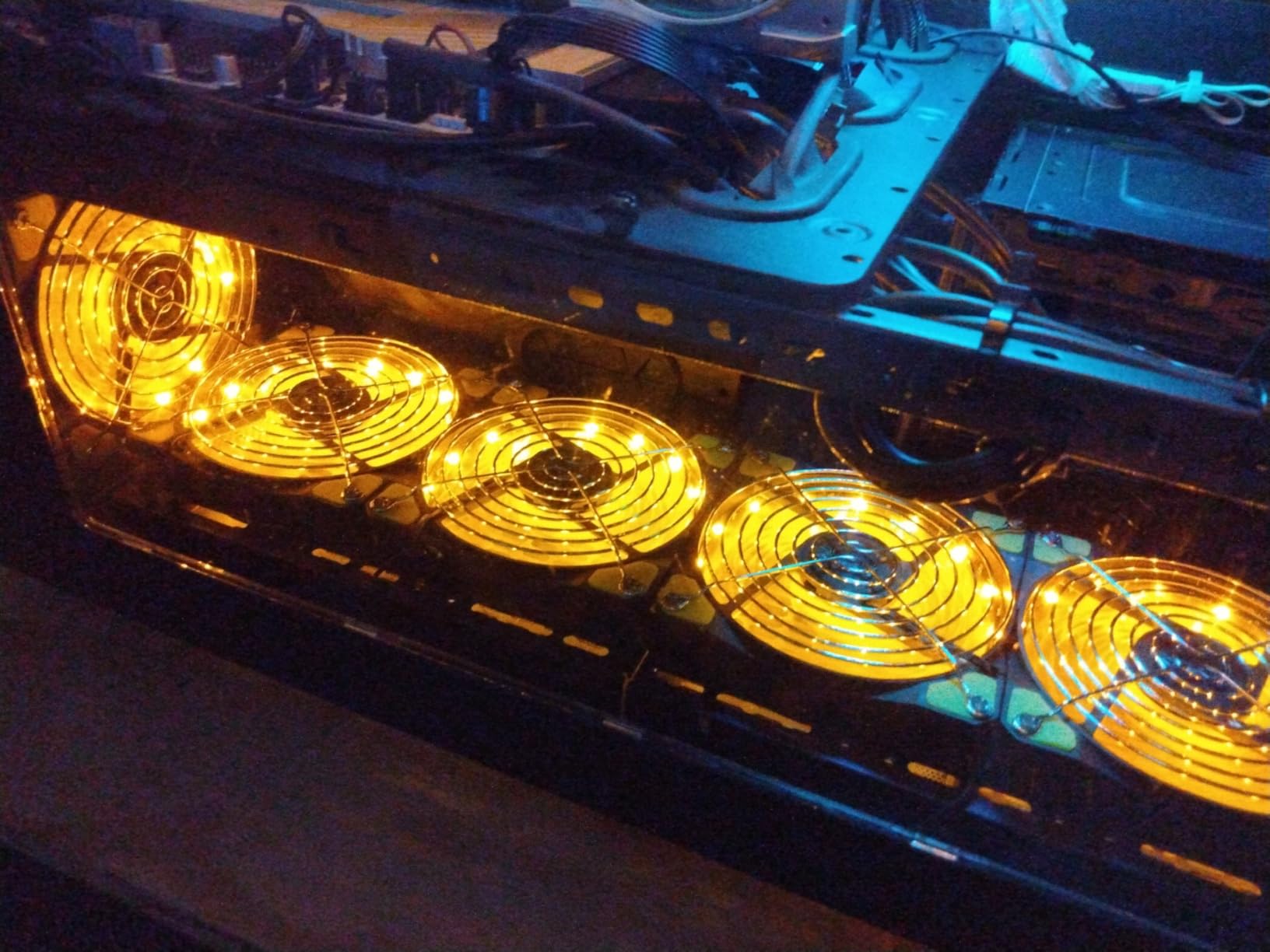 Honbay 4PCS 120mm Computer Case Fan Grills Fan Guard Protector with Screws (Black) customer photo 1