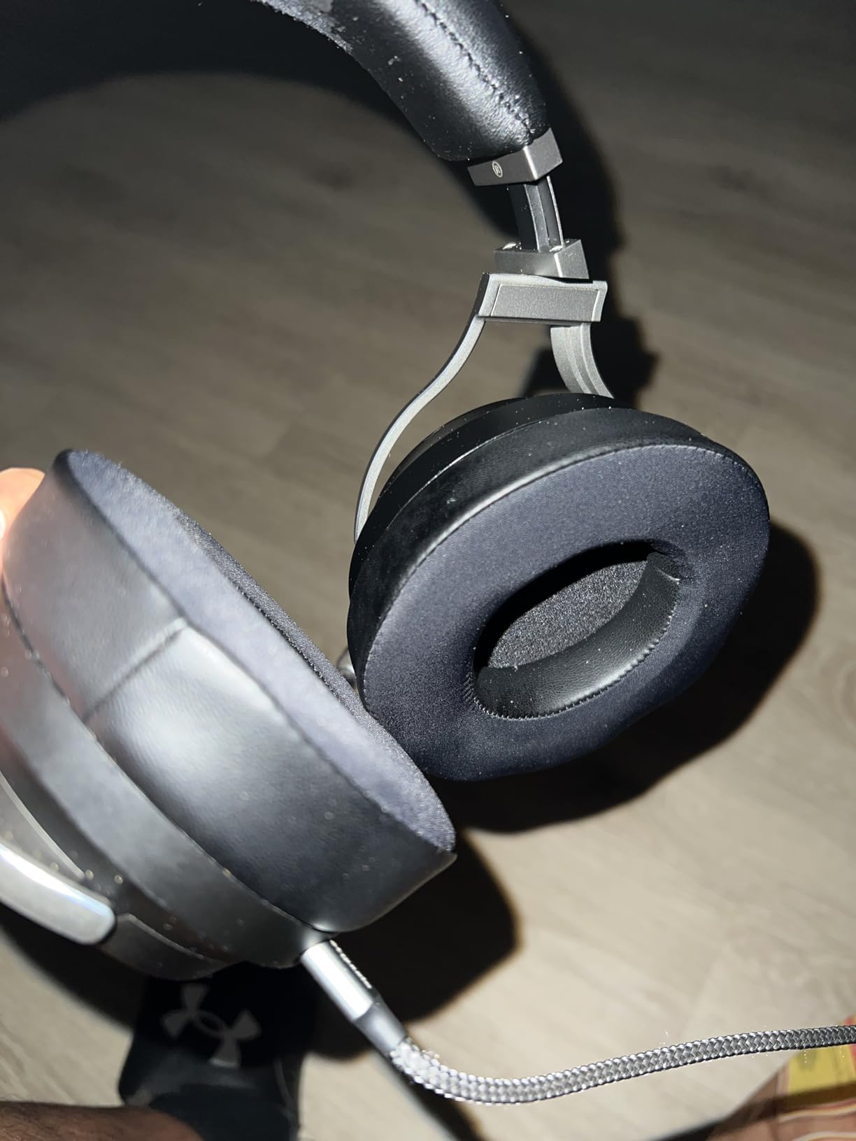 SOULWIT Cooling Gel Ear Pads Replacement for Corsair Virtuoso RGB Wireless XT SE Gaming Headset, Earpads Cushions with High-Density Noise Isolation Foam, Added Thickness - Black customer photo 1