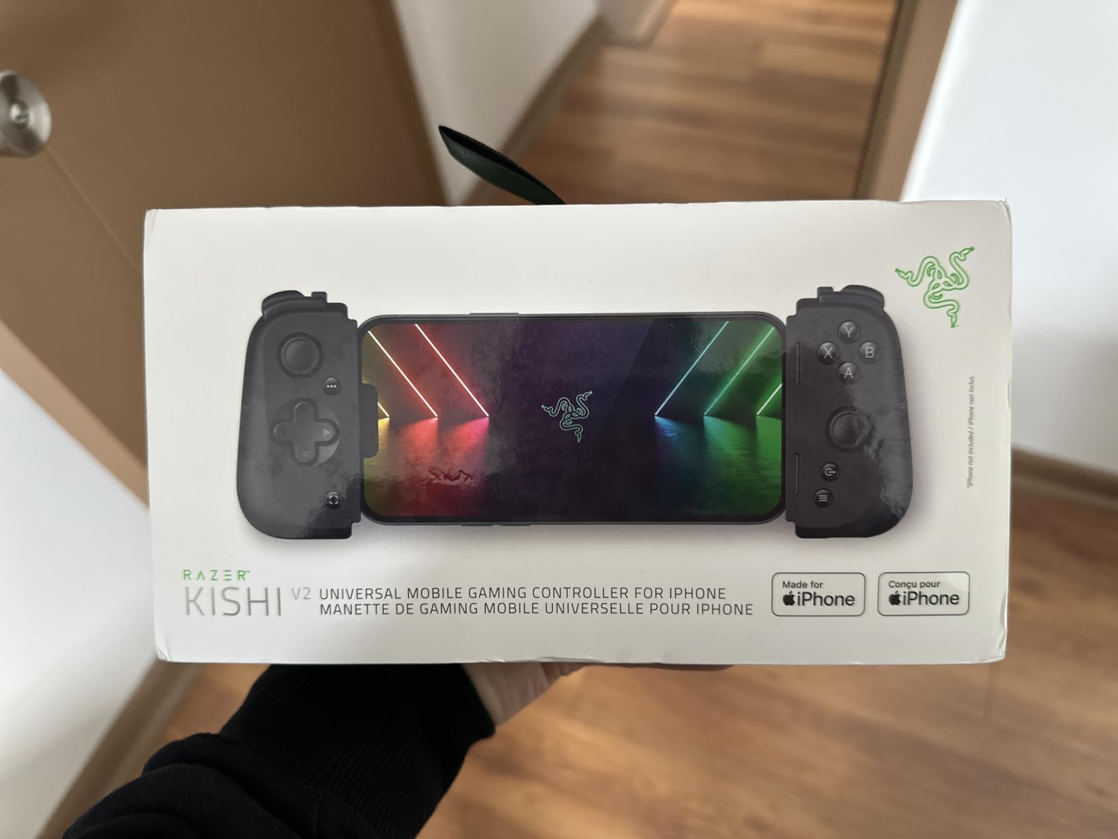 Razer Kishi V2 Mobile Gaming Controller for Android: Console Quality Controls - Universal Fit - Stream PC, Xbox, PlayStation, Touch Screen Android Games - Customizable Triggers - Ergonomic Design customer photo 2