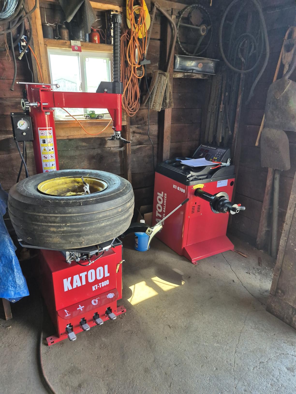 KATOOL 2.0HP Tire Changer Wheel Changers Machine Combo Tire Changer Machine Tire Machine Tire Repair Tire Tools for Shop and Garage, Red customer photo 2