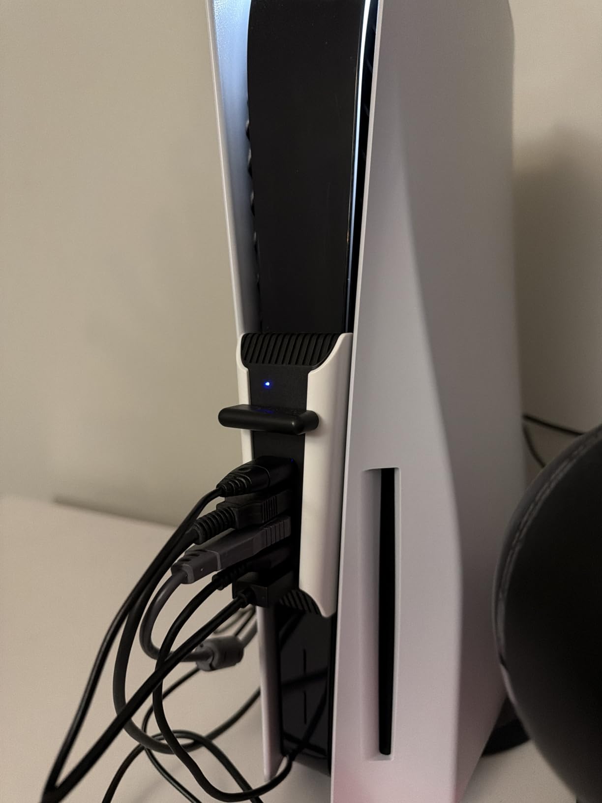 Mcbazel 6 in 1 USB Hub for PS5, USB Port Expander with 4 USB 2.0, 1 Fast USB Charging Port, and 1 Type-C Port, High-Speed Plug and Play Adapter for PlayStation 5 Console (Not for PS5 Slim/Pro) customer photo 1