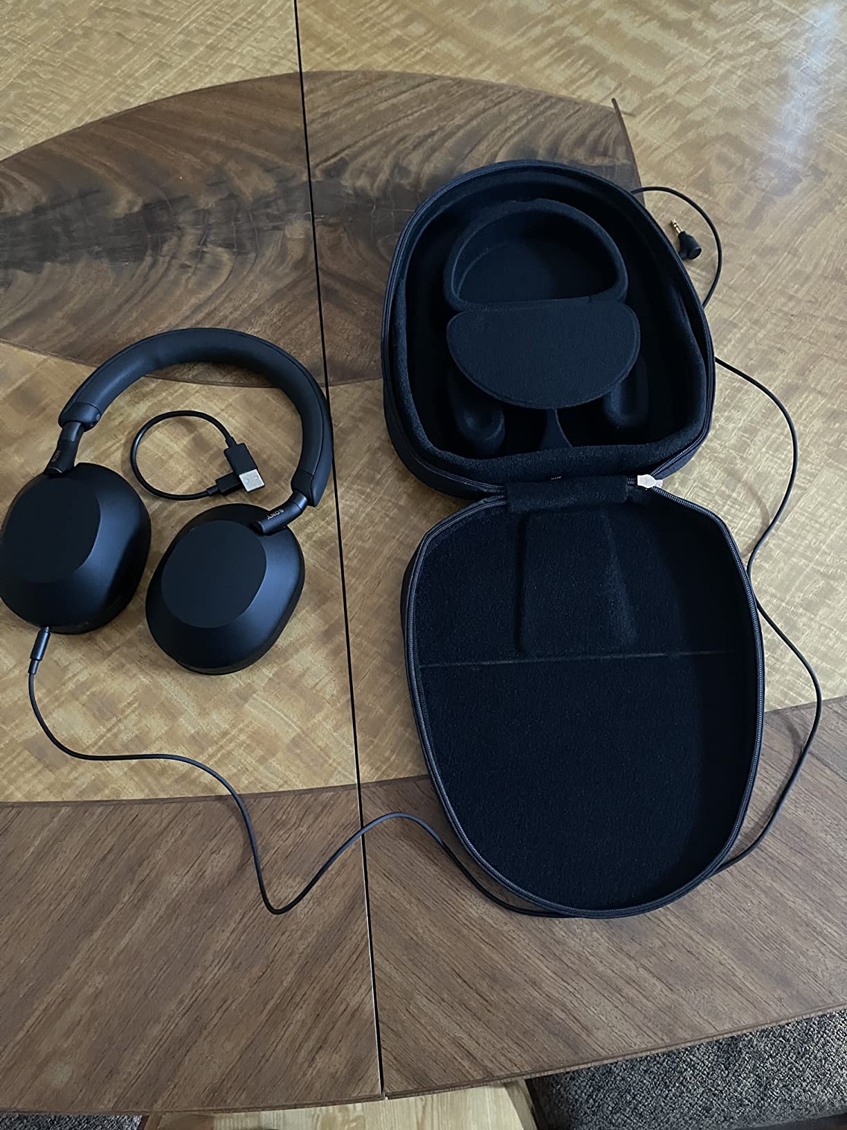 Sony WH-1000XM5/B Wireless Industry Leading Noise Canceling Bluetooth Headphones (Renewed) customer photo 1
