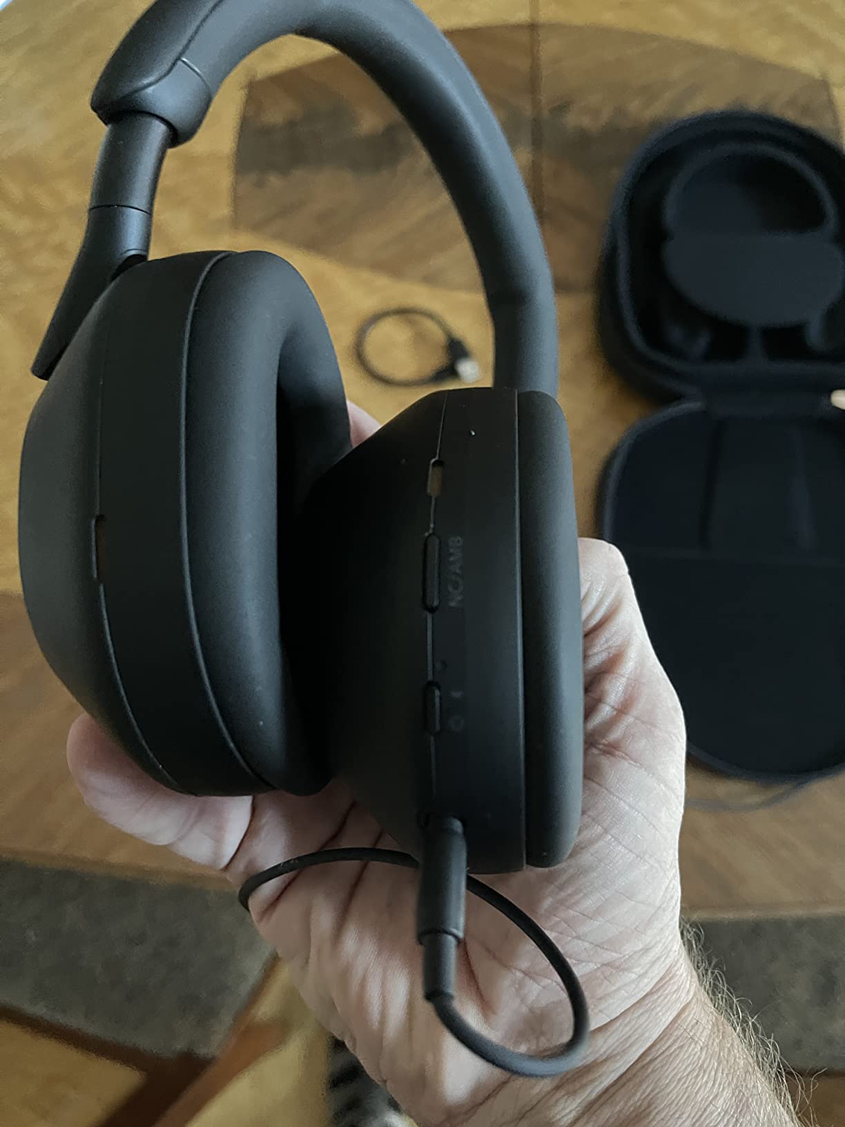 Sony WH-1000XM5/B Wireless Industry Leading Noise Canceling Bluetooth Headphones (Renewed) customer photo 2