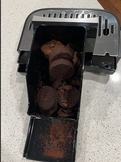 De'Longhi Magnifica Evo Automatic Espresso & Coffee Machine with Manual Milk Frother, Built-in Grinder & Auto-Clean Function - ECAM29043SB customer photo 2