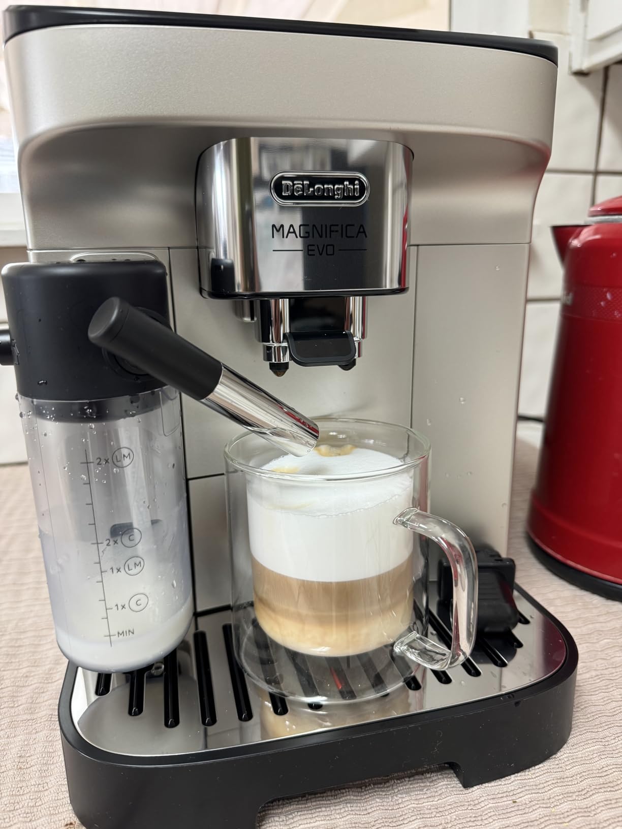 De'Longhi Magnifica Evo Automatic Espresso & Coffee Machine with Auto Milk Frother, Built-in Grinder & Auto-Clean Function - ECAM29084SB, Silver customer photo 2