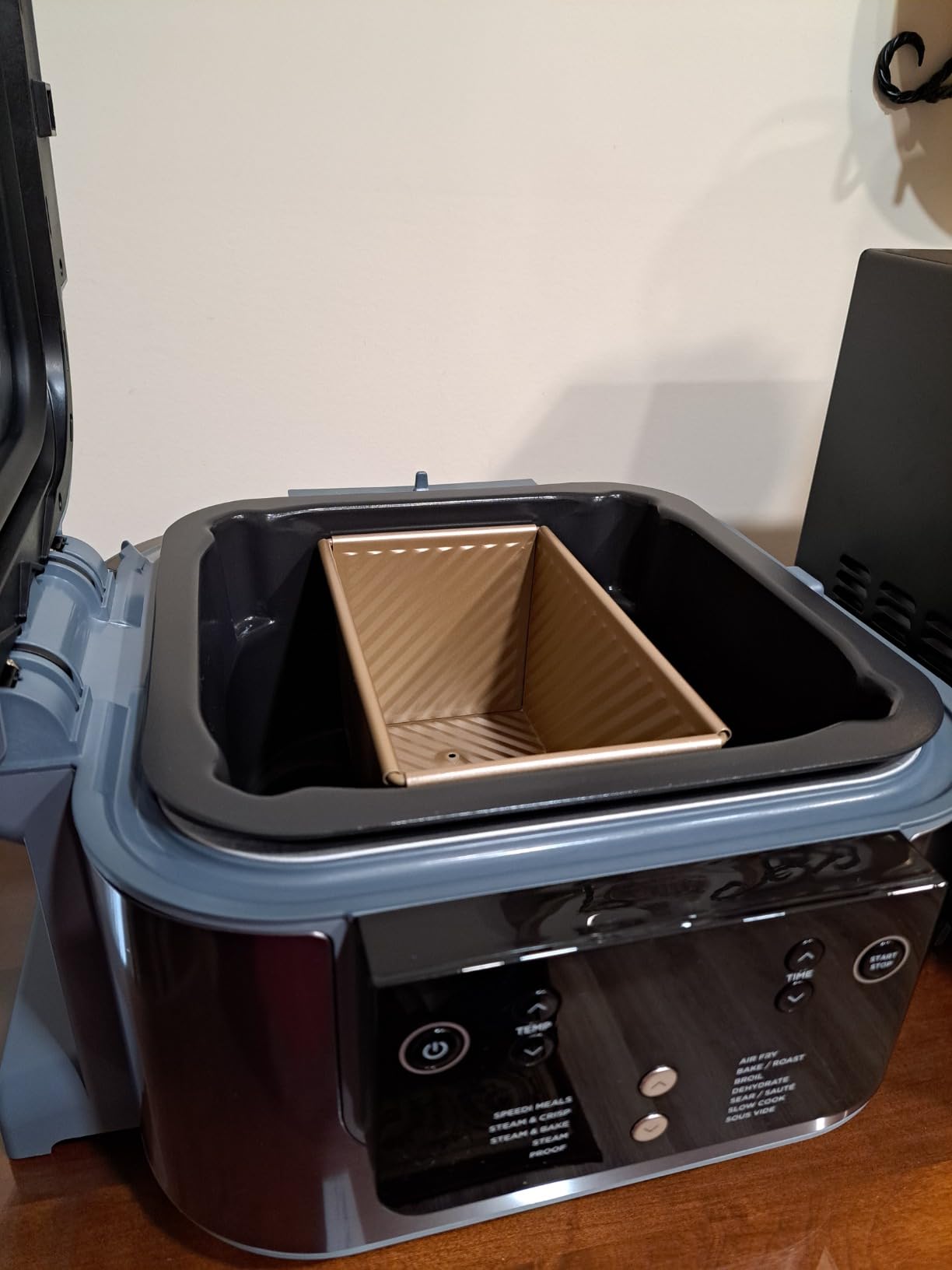 Ninja SF301 Speedi Rapid Cooker & Air Fryer, 6-Quart Capacity, 12-in-1 Functions to Steam, Bake, Roast, Sear, Sauté, Slow Cook, Sous Vide & More, 15-Minute Speedi Meals All In One Pot, Sea Salt Gray customer photo 2