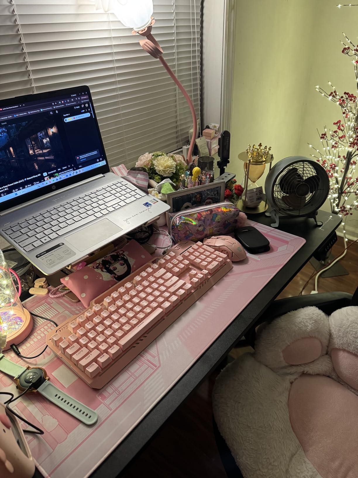 ErGear Height Adjustable Electric Standing Desk, 47.2 x 23.6 Inches Sit Stand up Desk, Memory Computer Home Office Desk (Black) customer photo 1