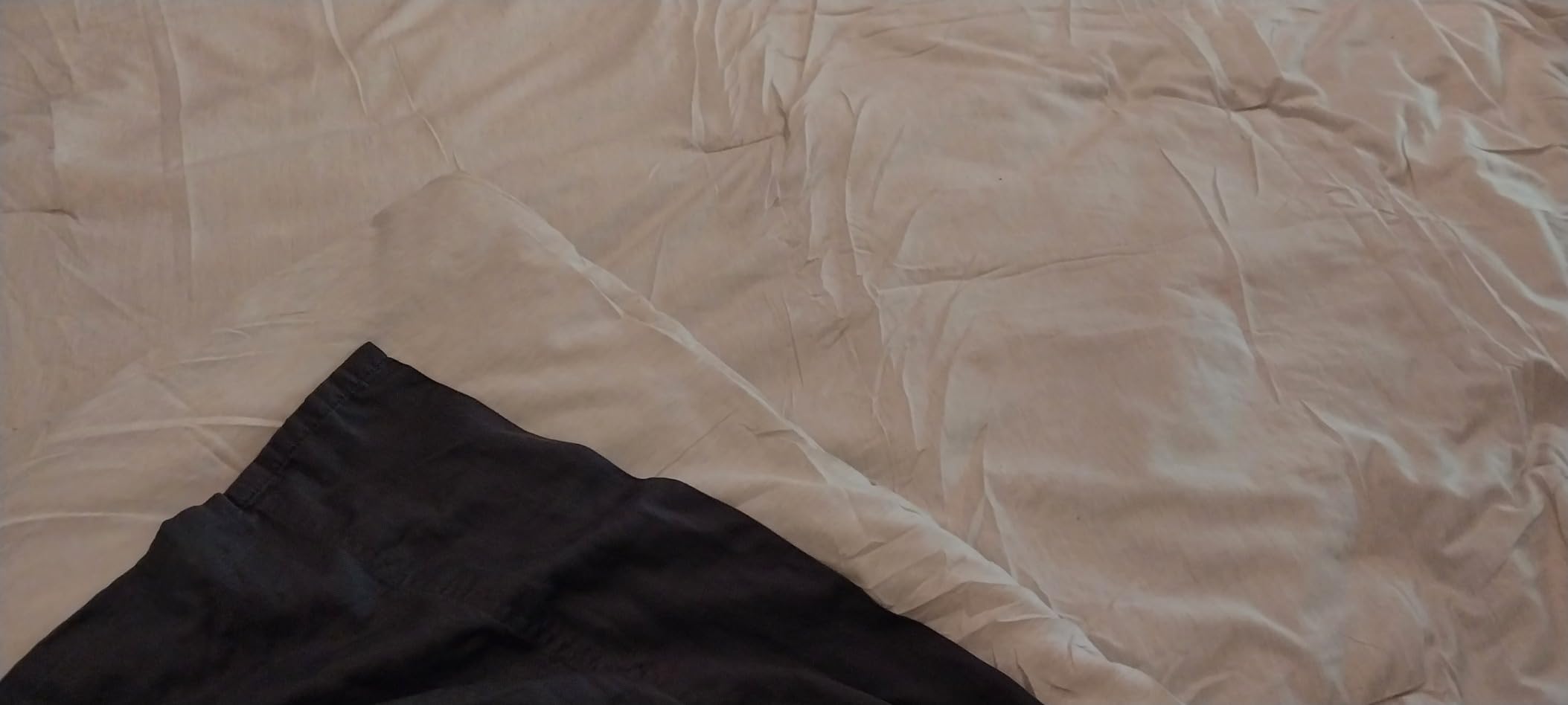 Bedsure Queen Comforter Set - Beige Soft Bedding for All Seasons, Cationic Dyed Bed Set, 3 Pieces, 1 Queen Size Comforter (90x90) and 2 Pillow Shams (20x26+2) customer photo 1