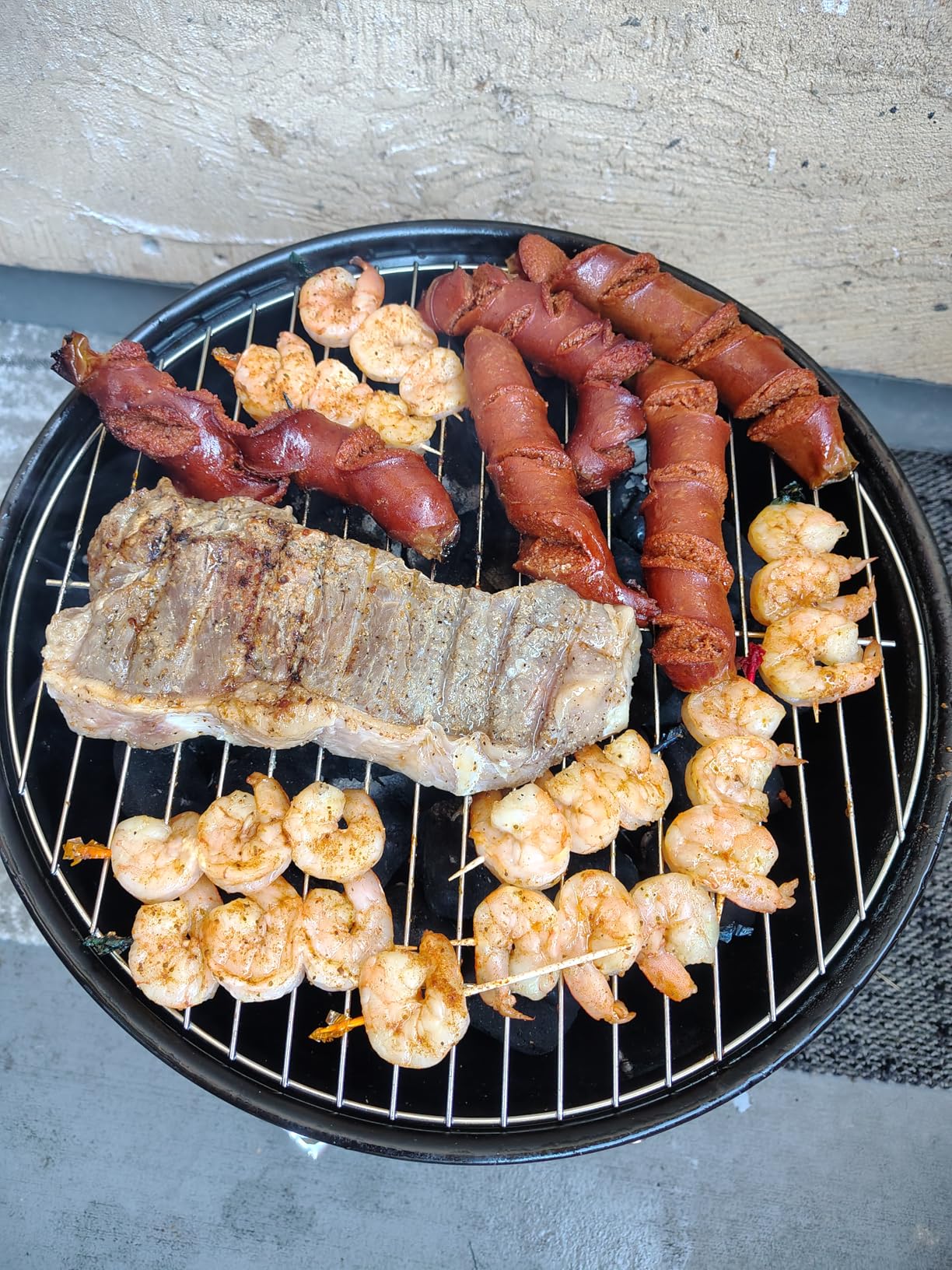 Gas One 14-inch Portable Barbecue Grill with 3-Point Locking Lid for Heat Preservation, Dual Venting System, Small Charcoal Grill for Backyard, Camping, Boat customer photo 1