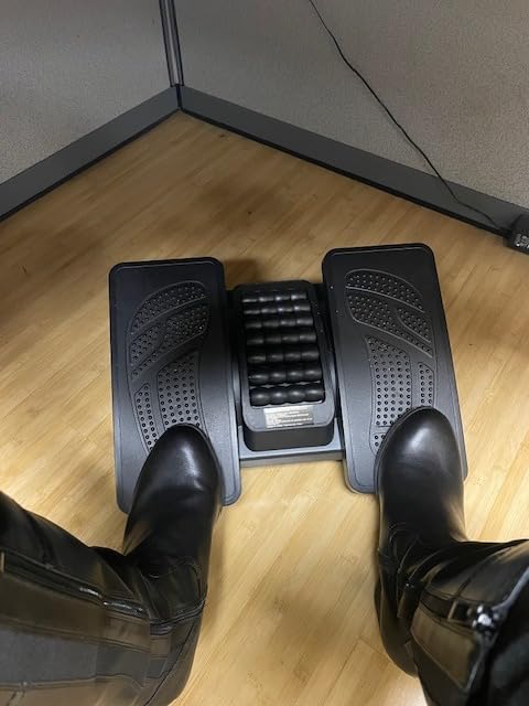 HUANUO Foot Rest Under Desk, Adjustable Ergonomic Footrest for Under Desk at Work or Gaming with Massage Texture and Roller, 20 Degree Tilt Angle Adjustment, Foot Stool for Office, Home customer photo 1