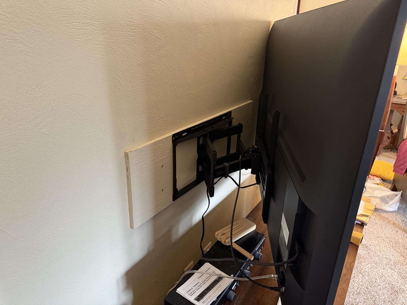 Perlegear UL Listed Full Motion TV Wall Mount for 42-90 inch TVs up to 132 lbs, TV Mount with Dual Articulating Arms, Tool-Free Tilt, Swivel, Extension, Leveling, Max VESA 600x400mm, 16