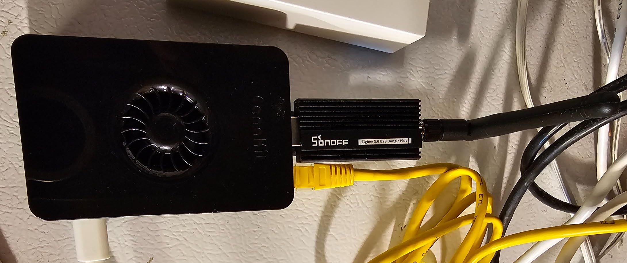 SONOFF Zigbee 3.0 USB Dongle Plus-E Gateway, Universal Wireless Zigbee USB Adapter with Antenna for Home Assistant, Open HAB, Zigbee2MQTT etc customer photo 1