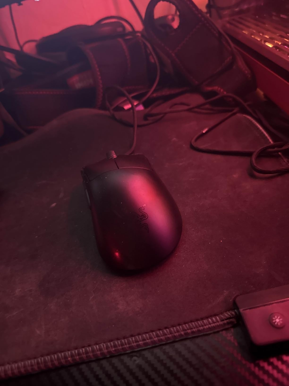Razer DeathAdder V3 Wired Gaming Mouse: 59g Ultra Lightweight - Focus Pro 30K Optical Sensor - Fast Optical Switches Gen-3-8K Hz HyperPolling-6 Programmable Buttons -Ergonomic -Speedflex Cable- Black customer photo 1