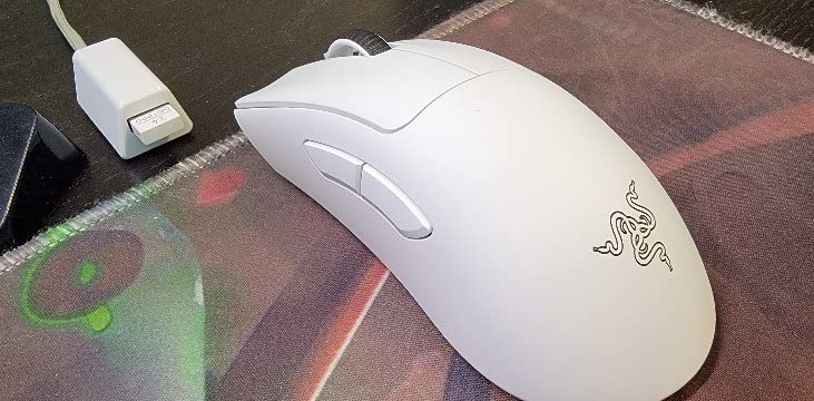 Razer DeathAdder V3 Pro Gaming Mouse: 63g Ultra Lightweight - Focus Pro 30K Optical Sensor - Fast Optical Switches Gen-3 - HyperSpeed Wireless - 5 Programmable Buttons - 90 Hr Battery - Black customer photo 1