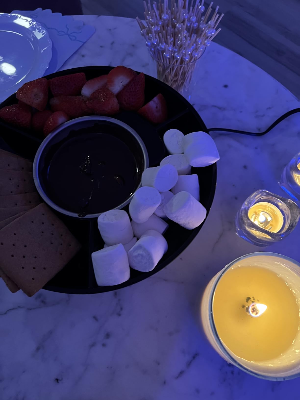 Kusini Electric Fondue Pot Set - Chocolate Fondue Kit - Temperature Control, Detachable Serving Trays, & 4 Roasting Forks - Gift Set & Date Night Idea. Serve at Movie Night or Game Night. customer photo 1