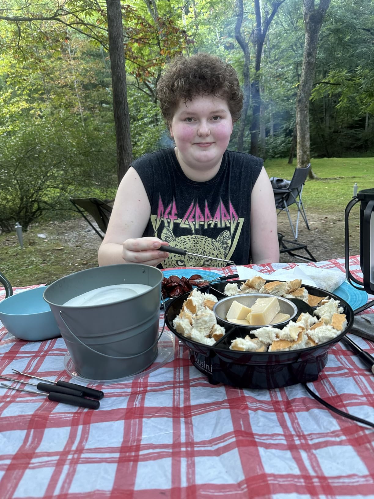 Kusini Electric Fondue Pot Set - Chocolate Fondue Kit - Temperature Control, Detachable Serving Trays, & 4 Roasting Forks - Gift Set & Date Night Idea. Serve at Movie Night or Game Night. customer photo 2