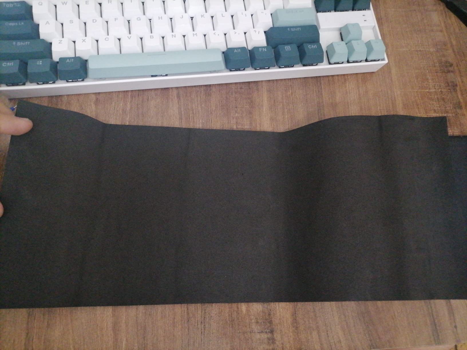 Mintcaps 2-Piece Set Keyboard Sound Dampening Foam - 68 Layout Silencer Pad Gasket EVA Switches Dampener for Mechanical Keyboard customer photo 1