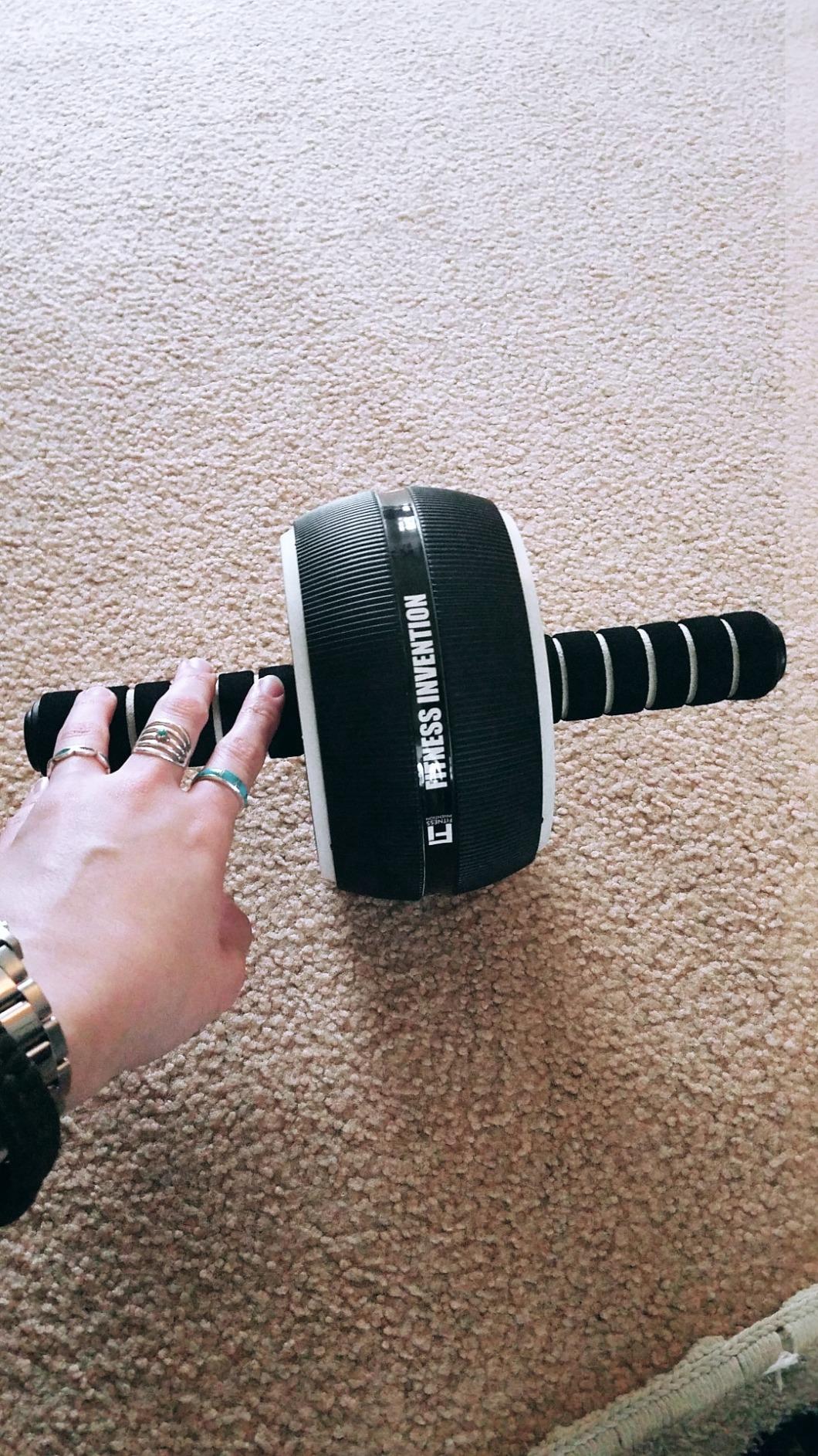 Ab Roller Wheel - Ab Wheel Roller & Knee Mat - Rueda Para Abdominales - Abdominal Wheel - Abs Roller for Men & Women - Home Gym Equipment customer photo 2