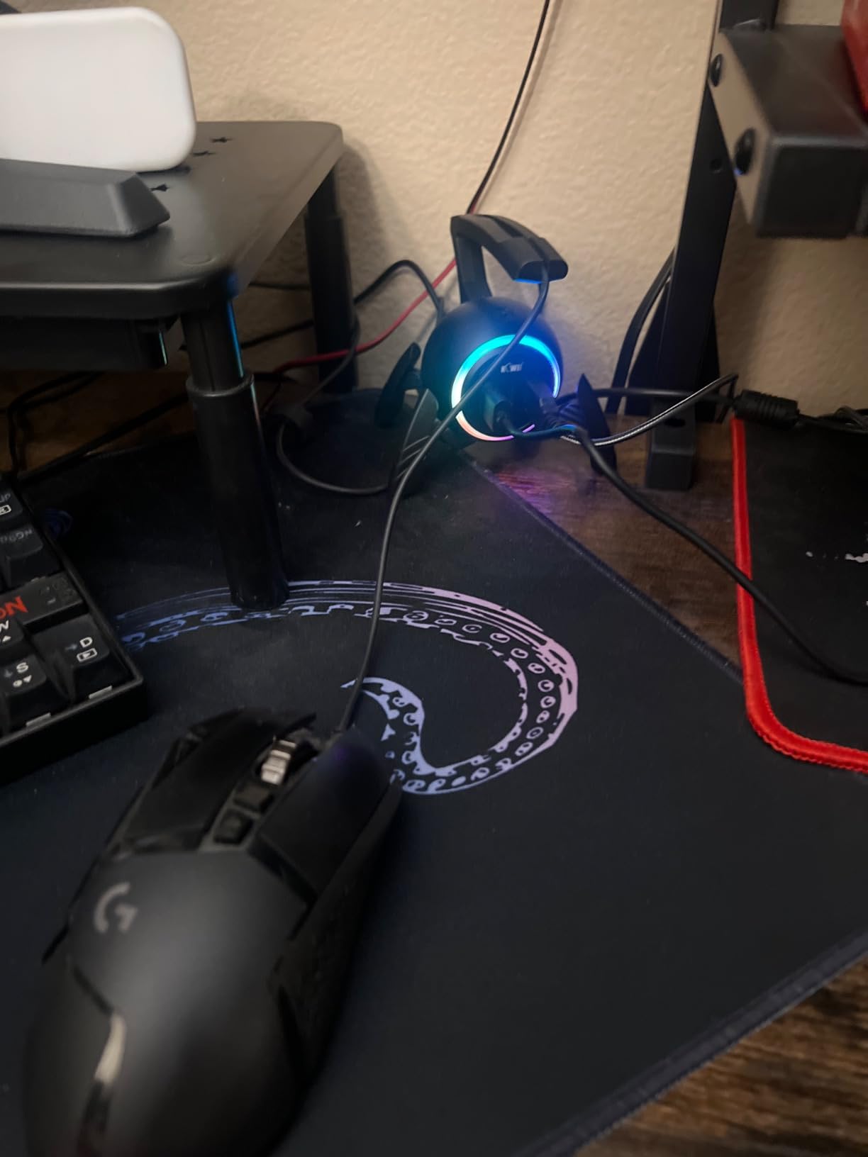 KIWIFOTOS Mouse Bungee RGB Gaming Mouse Cord Holder Controller, Upgraded Flexible Cable Management Smart RGB LED Lights 2 Port USB Hub & 1 Type-C customer photo 1