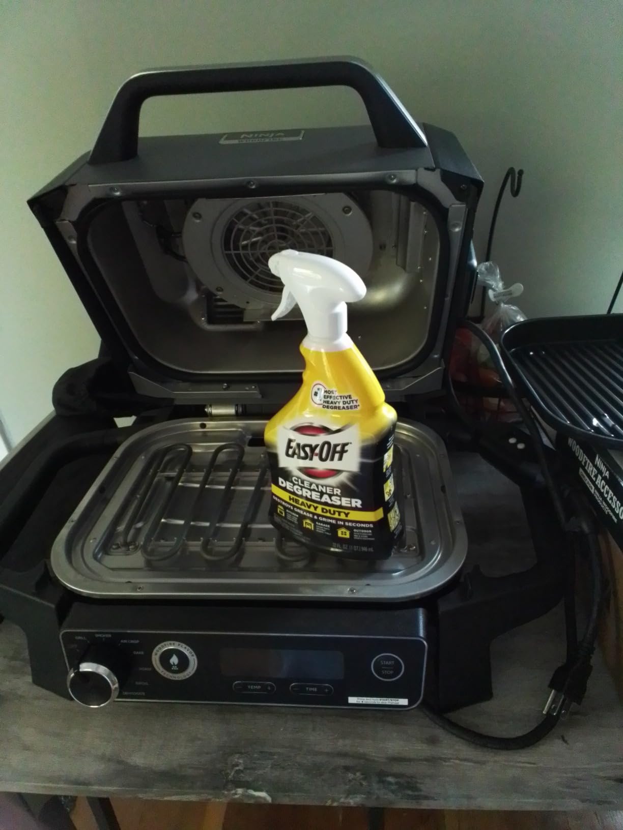 Ninja OG751 Woodfire Pro Outdoor Grill Built-In Thermometer,7-in-1 Master Grill,BBQ Smoker,& Outdoor Air Fryer Plus Bake,Roast,Dehydrate & Broil,Woodfire Technology,Weather-Resistant,Grey XL customer photo 1