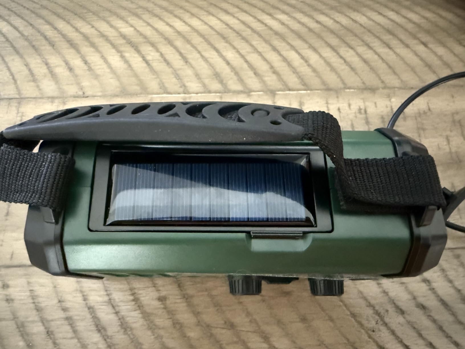 Hand Crank Emergency Radio, NOAA Weather Radio with AM/FM solar Radio,10000mAh Rechargeable Battery, Flashlight & Reading Light, SOS Cell Phone Charger for Storm, Hurricanes Indoor Outdoor Emergencies customer photo 1