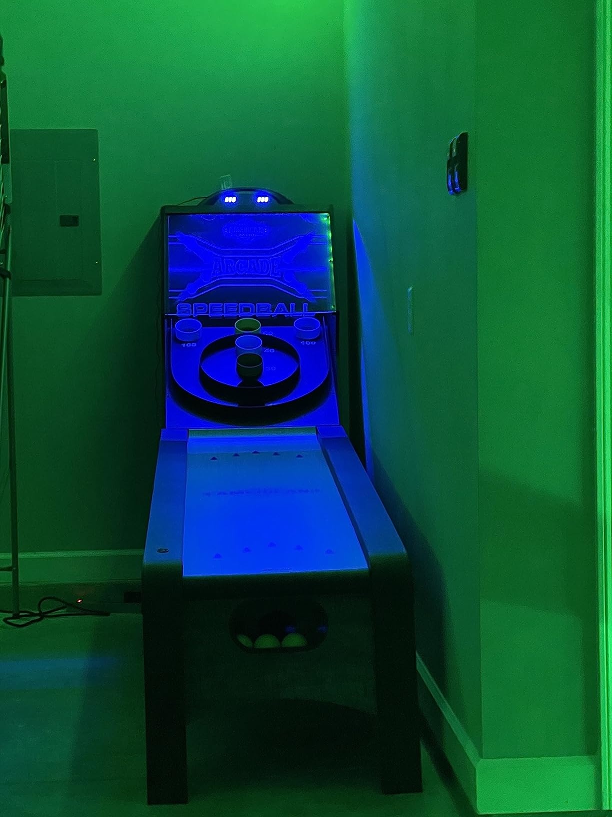 American Legend 9' Arcade Speedball Game - Engineered Wood Construction - Realistic Game Play - Automatic Ball Return - 4 Balls Included customer photo 1