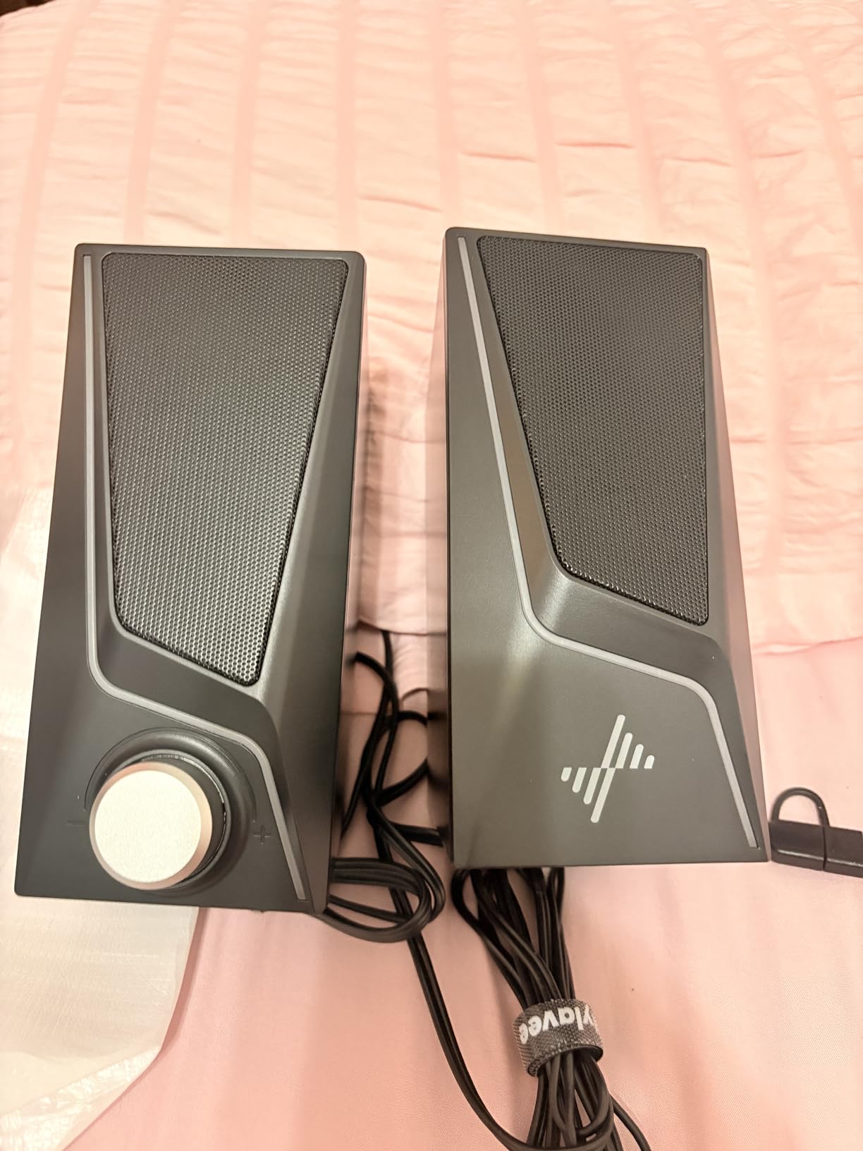 Nylavee Computer Speakers, PC Speakers with 6 Lighting Modes, USB Powered Computer Speakers for Desktop PC with 2 Bass-Boost Ports, 2 Speaker Units, and 3.5mm Aux-in for PC, Laptop, Monitor, Gaming customer photo 1