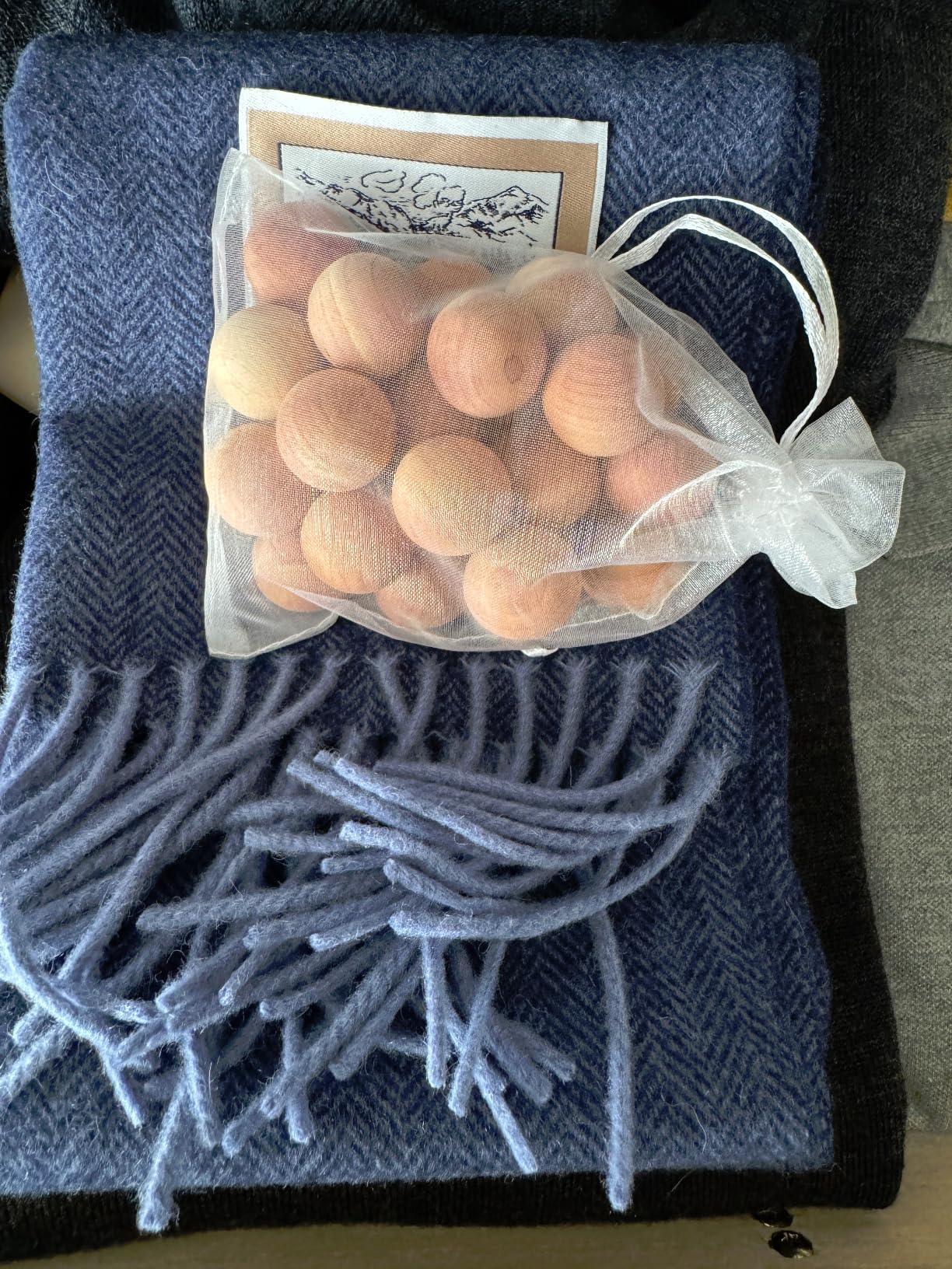 Homode Cedar Closet Liner Planks, Set of 8 Drawer Liners, Tongue and Groove, Aromatic Cedar Wood Panels for Clothes Storage, 11.5 x 4 x 0.4 Inches customer photo 1