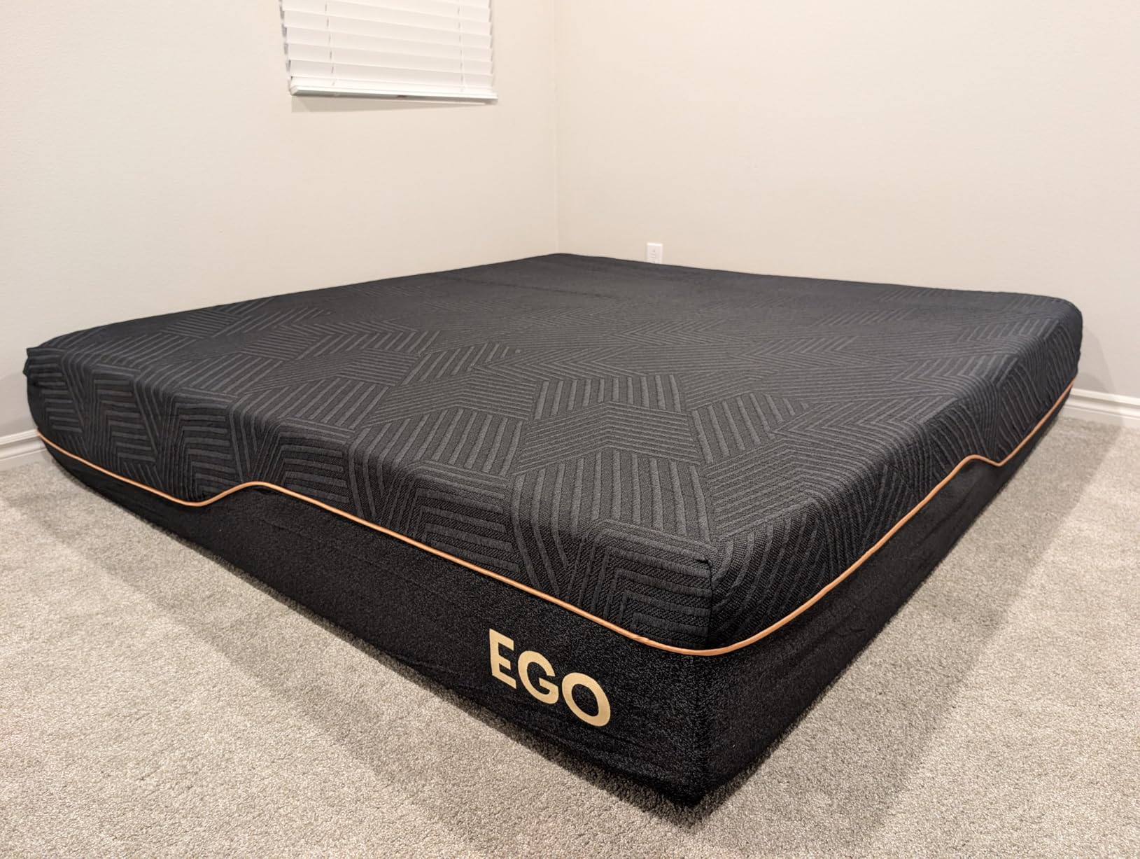 MLILY EGOHOME 14 Inch Queen Memory Foam Mattress for Back Pain, Cooling Copper Gel Bed in a Box, Foam Made in USA, CertiPUR-US Certified, Therapeutic Medium Firm customer photo 2