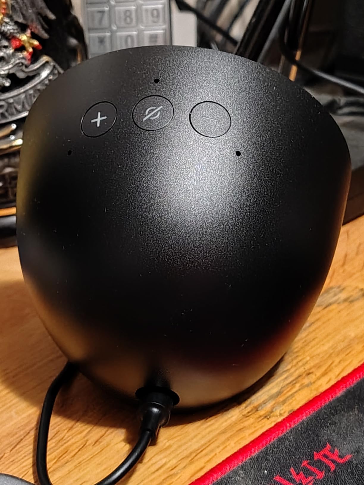 Amazon Echo Spot (newest model), Great for nightstands, offices and kitchens, Smart alarm clock, Designed for Alexa+, Glacier White customer photo 2