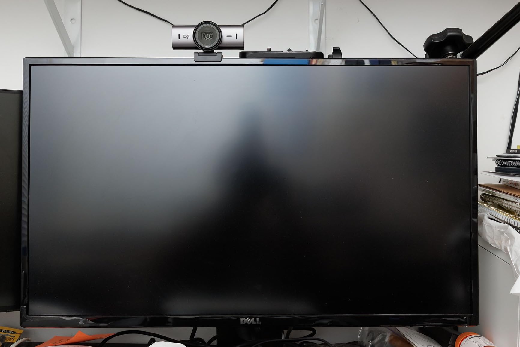 Logitech MX Brio Ultra HD 4K Collaboration, Streaming Webcam, 1080p at 60 FPS, Show Mode, Works with Microsoft Teams, Zoom, Google Meet, Nintendo Switch 2 New GameChat - Graphite customer photo 1