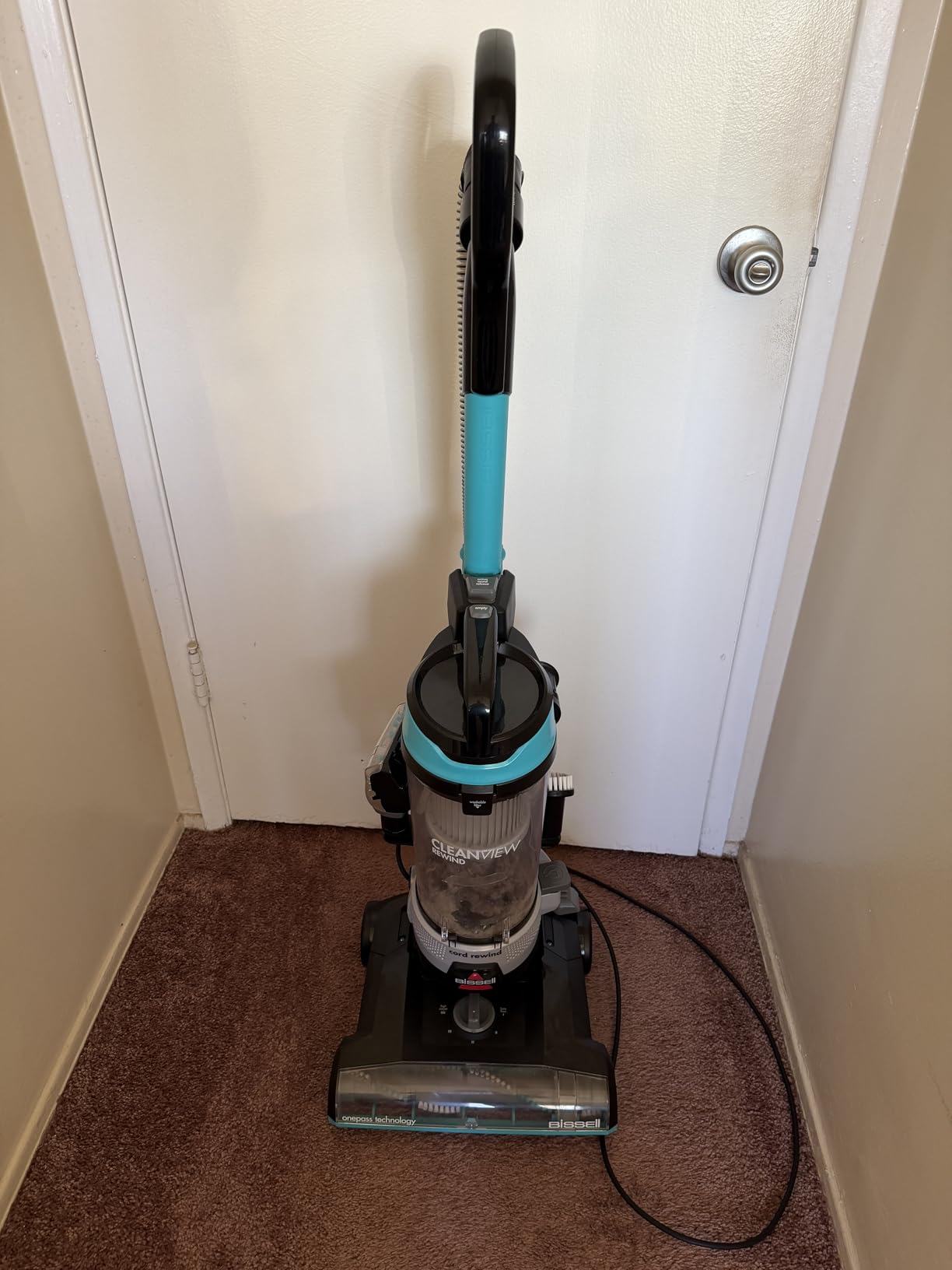 Bissell CleanView Rewind Upright Bagless Vacuum with Automatic Cord Rewind & Active Wand, 3534 customer photo 1