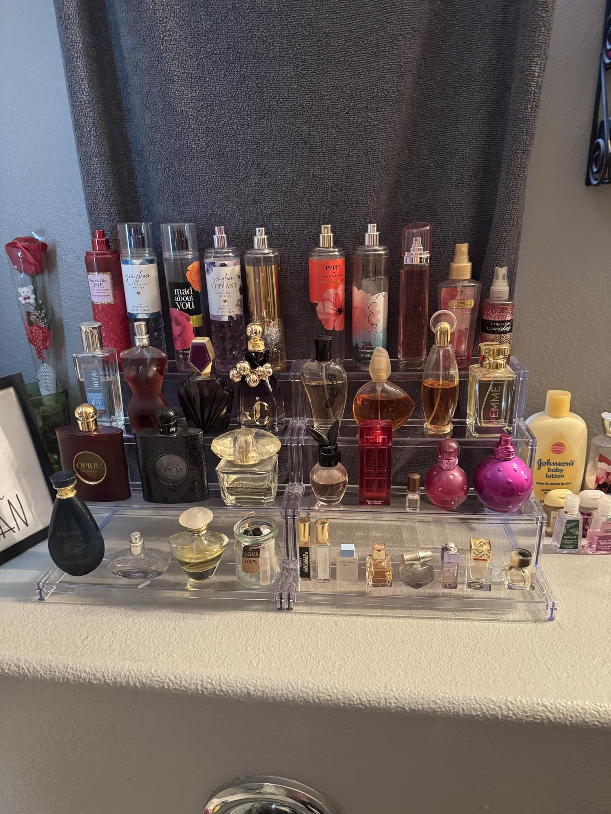 Lifewit 4 Tier Perfume Stand Organizer for Women, Plastic Display Riser, Tool-Free Assembly, Fragrance Makeup Cosmetics Shelf for Vanity Bedroom Bathroom Storage Organization, Clear customer photo 2