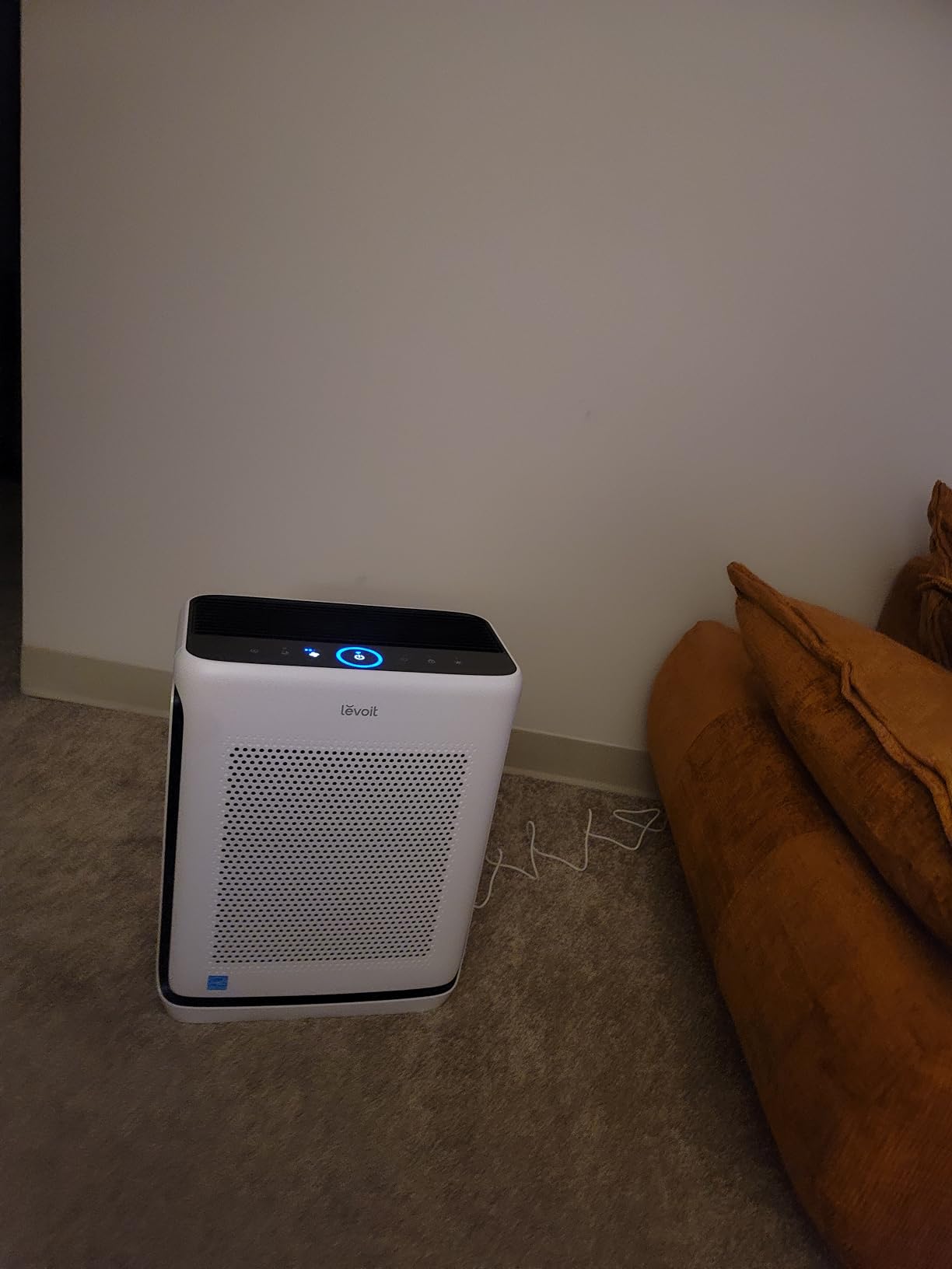 LEVOIT Air Purifiers for Home Large Room Up to 1875 Ft² with Washable Pre-Filter, AHAM VERIFIDE, Air Quality Monitor, HEPA Sleep Mode for Allergies, Pet Hair in Bedroom, Vital 200S-P, White customer photo 2