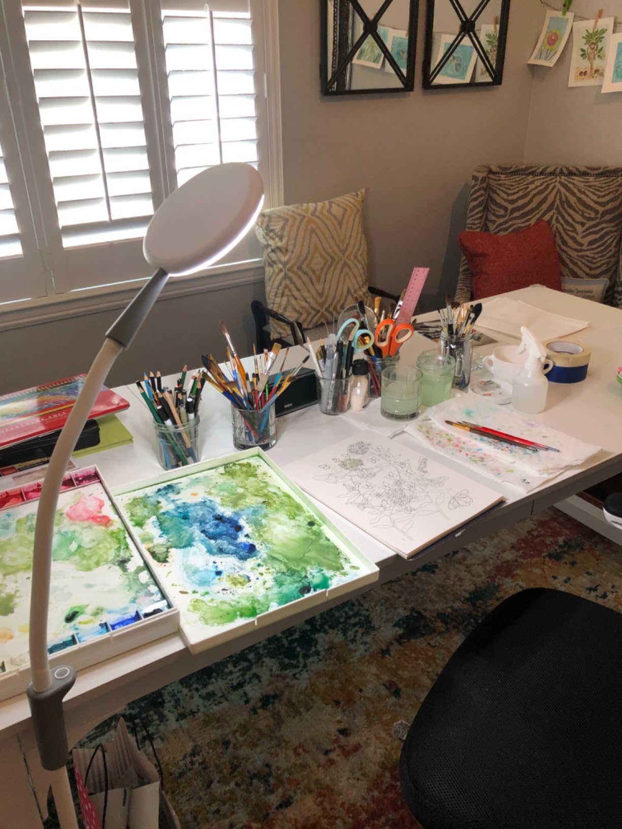 Daylight Company Magnificent Pro - Magnifying lamp, Bright 6,000K Daylight LEDs, CRI 95+, 3 in 1 Lamp, 1.75X semi-Rimless Lens, Lumens: 600, White customer photo 1