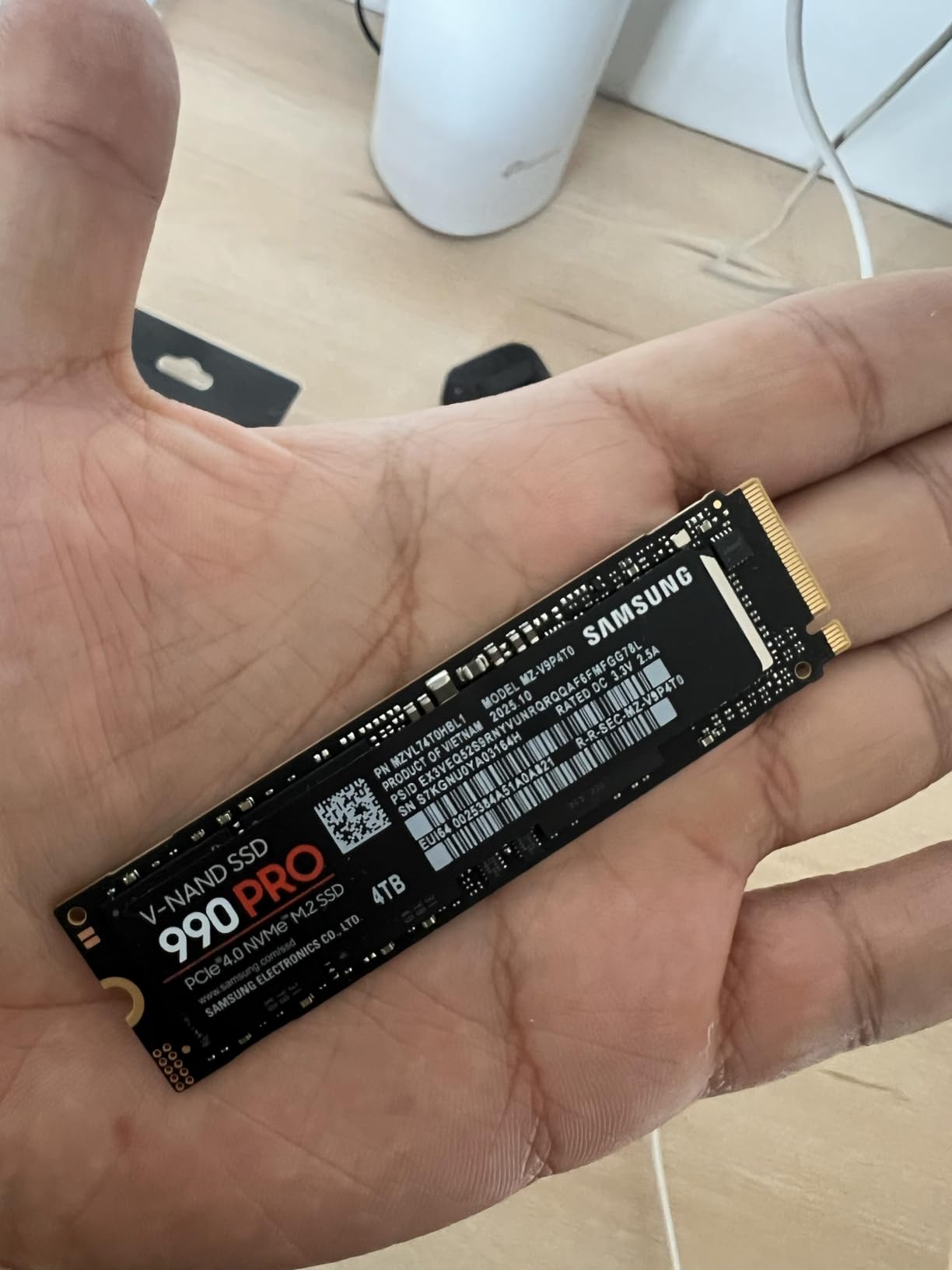 Samsung 990 PRO Heatsink SSD 1TB, NVMe M.2, Speeds Up to 7,450MB/s, Best for PlayStation 5 (PS5 SSD) Console Expansion MZ-V9P1T0CW customer photo 2