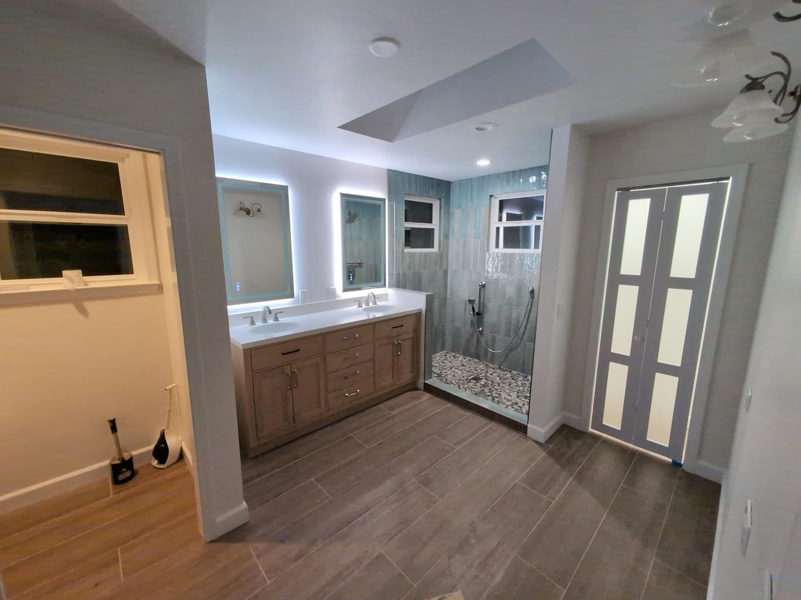 ARIEL Hepburn 72-inch Bathroom Vanity with Sink, Solid Wood, 1.5-inch Pure White Quartz Countertop & Backsplash, Double Oval Porcelain Sink, 4 Soft Closing Doors, 6 Dovetail Drawers, White customer photo 2