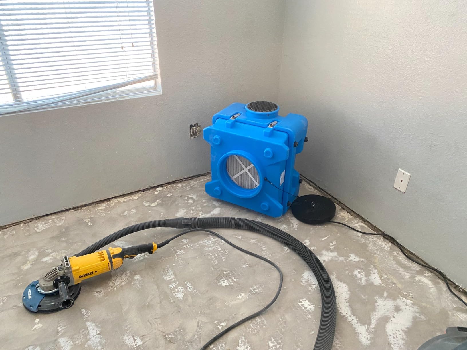 CADPXS Shield-550 Air Scrubber 550 CFM with 3-Stage Filtration, Negative Air Machine, Airborne Cleaner HEPA Scrubber, Water Damage Restoration Equipment, Commercial Air Purifier customer photo 2