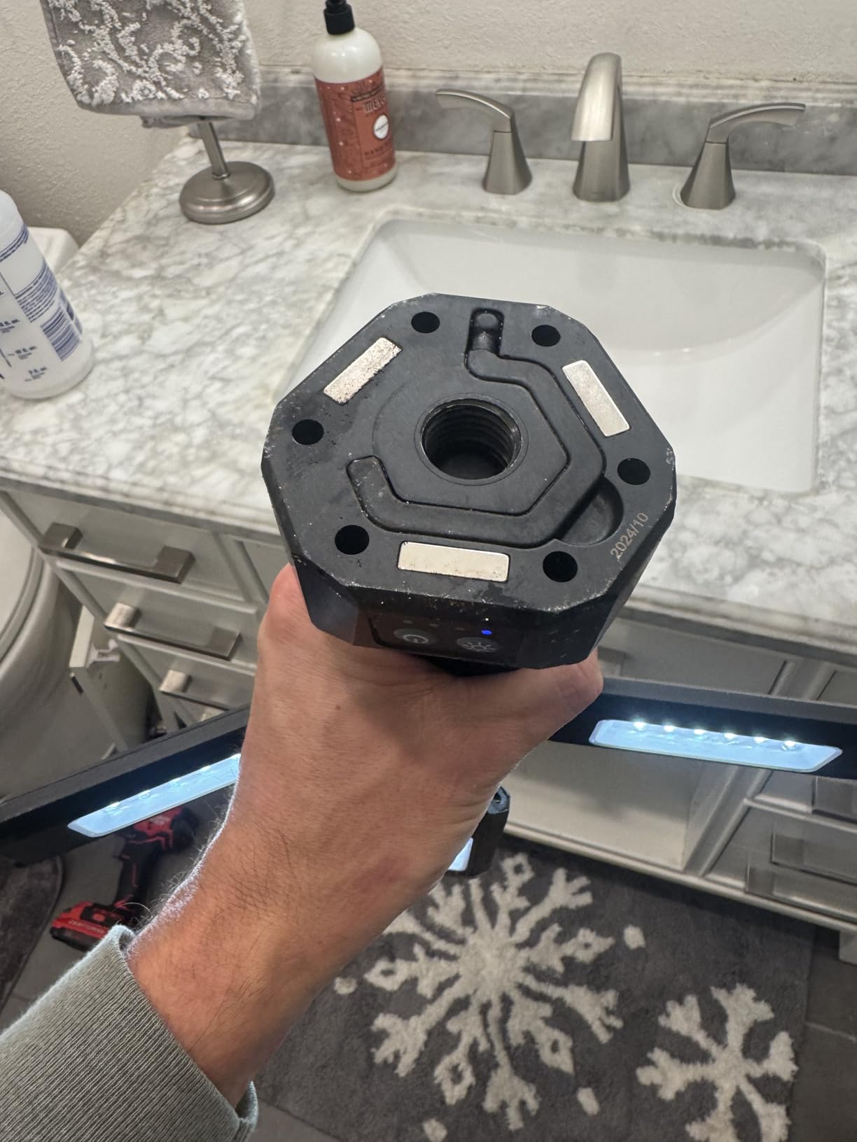 Rechargeable LED Work Light with Stand, Aluminum 67 Inch Portable Cordless Work Light, 8AH Battery, 500/1500/2500 Lumen, 4000/6500K Dimmable Camping Light with Detachable Tripod customer photo 1