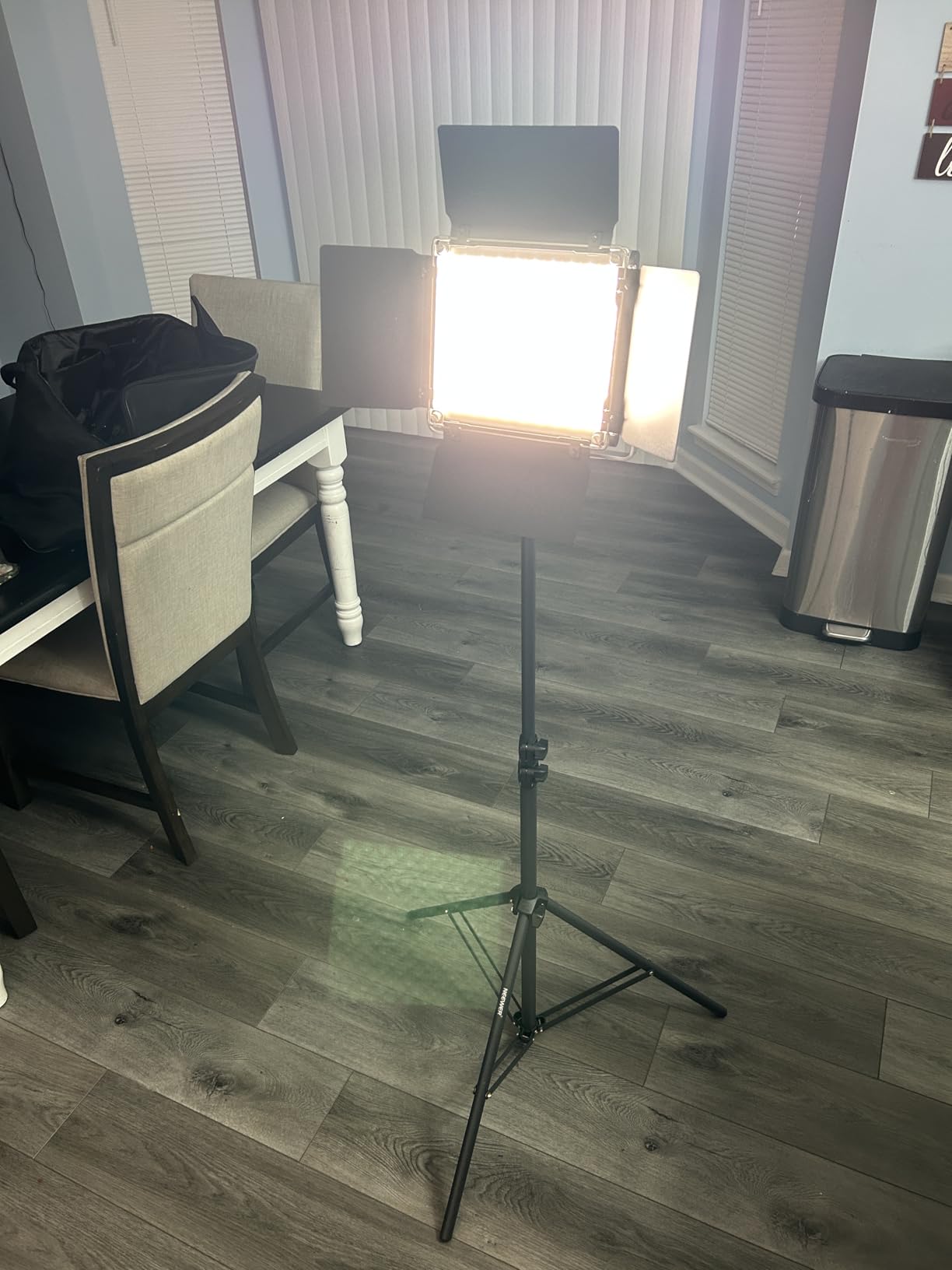 NEEWER Upgraded 660 PRO II RGB LED Video Light with App Control & Tripod Stand Kit, 2 Pack 50W/1% Min Dimming/CRI97+/3200-5600K for Game Streaming YouTube Studio, Bluetooth customer photo 2