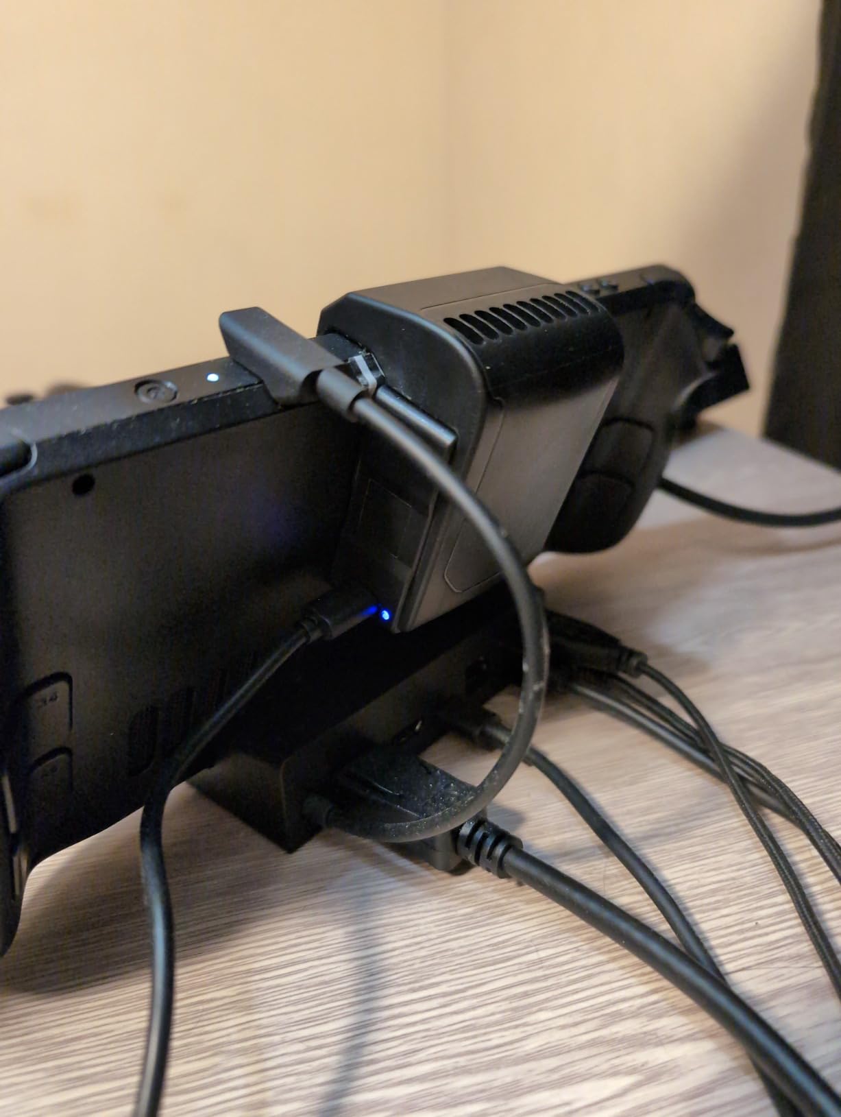 Steam Deck Fan Cooler,Cooling Fan for Steam Deck Worked With or Without case,Protect Steam Deck from High Temperature,Extend The Life of Steam Deck customer photo 1