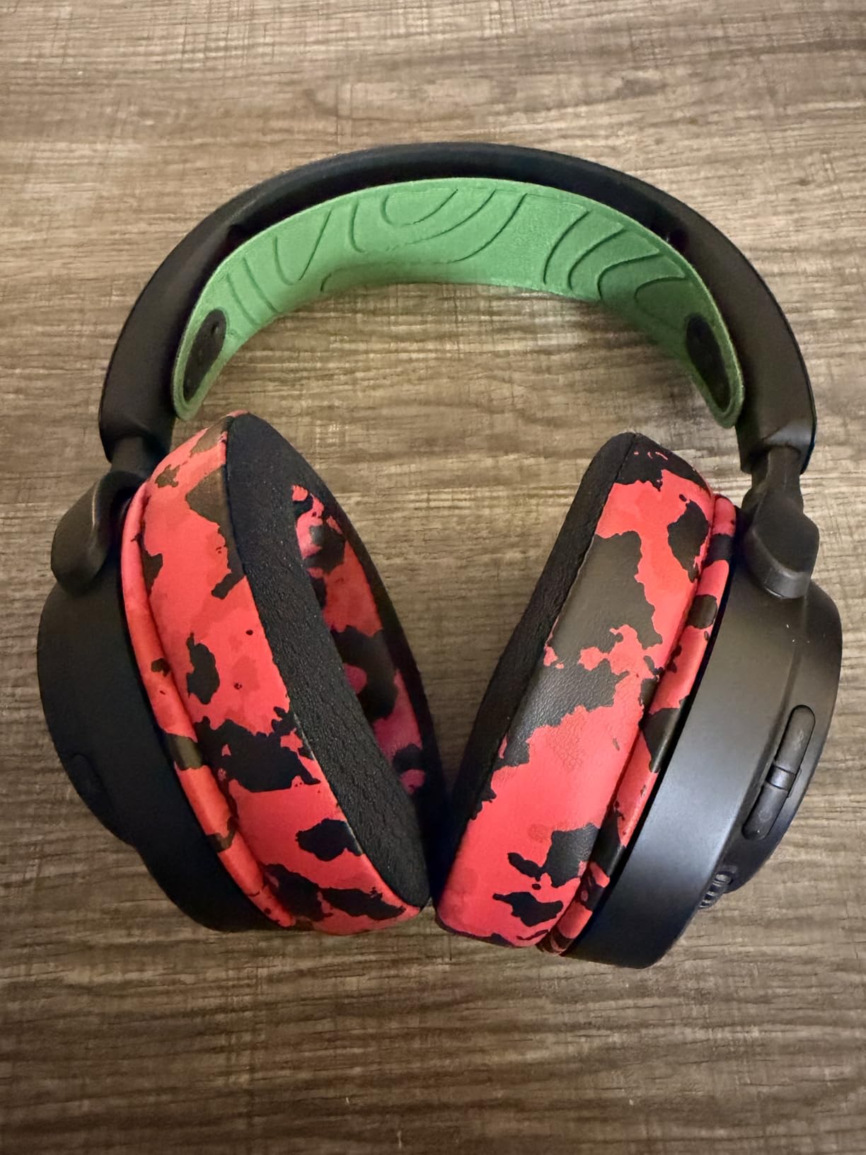 WC Freeze for Arctis - Hybrid Fabric Cooling Gel Replacement Earpads for Arctis Pro Wired, 7, 5, 4, 3, 1 - Made by Wicked Cushions (Does Not Fit Nova Pro Wireless) | Hex Red customer photo 2