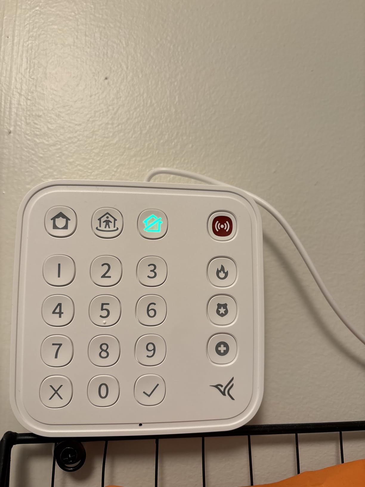 Arlo Home Security System - Alarm System with Wired Keypad Sensor Hub, 5 8-in-1 Sensors & Yard Sign - No Contract Required - DIY Installation - White, SS1501 customer photo 1