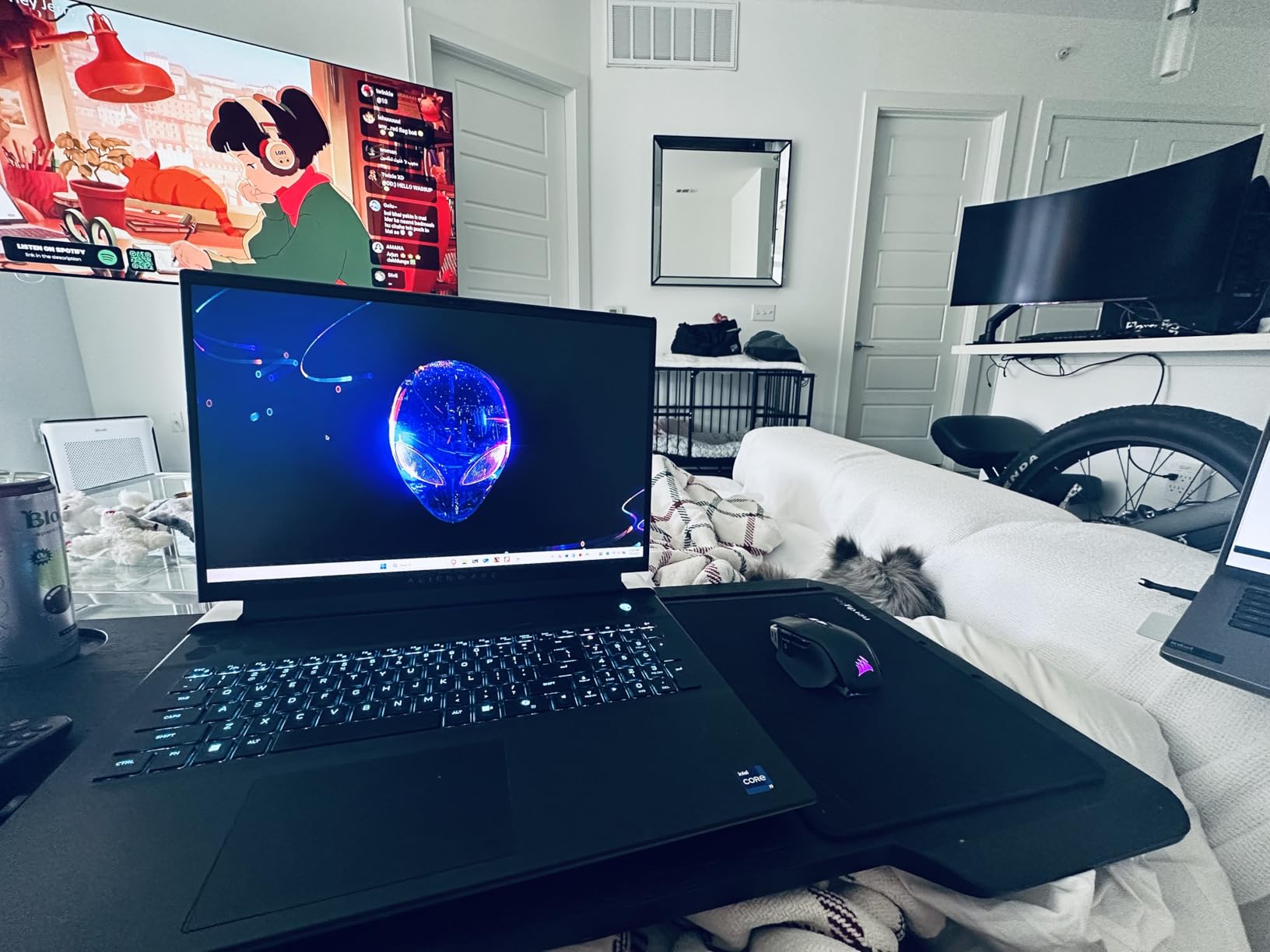 Couchmaster CYBOSS, Extra Wide Laptop Stand for Couch and Bed, Ergonomic Design with Cushions customer photo 1