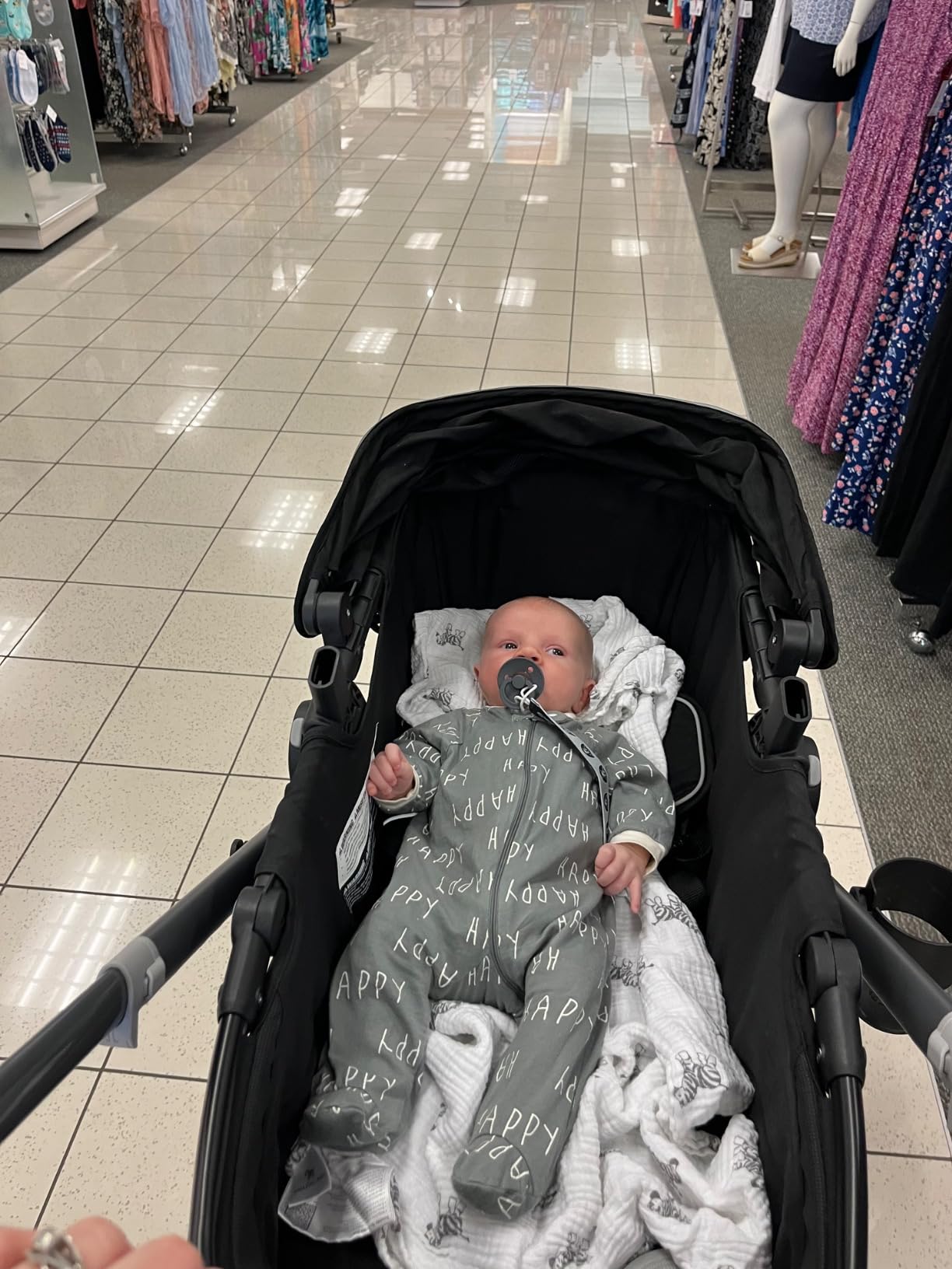 Pivot Xpand Modular Travel System with LiteMax Infant Car Seat with Anti-Rebound Bar (Ayrshire Black) customer photo 1