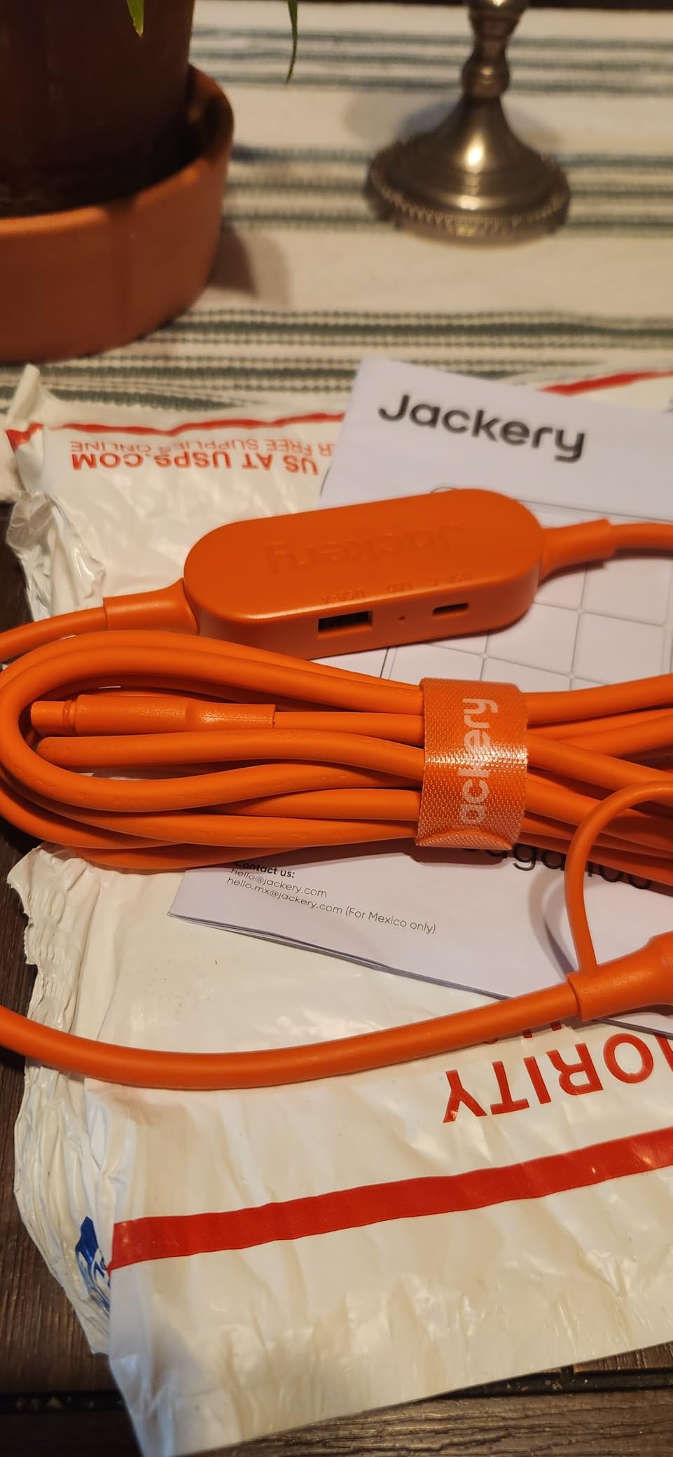 Solar Generator 300, 293Wh Backup Lithium Battery with 1X Solar Panel SolarSaga 100W Air, 110V/300W Pure Sine Wave AC Outlet for RV Outdoors Camping Travel Blackout customer photo 1